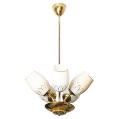 Lampadario finlandese di metà secolo in ottone e vetro di Sievä, anni '50