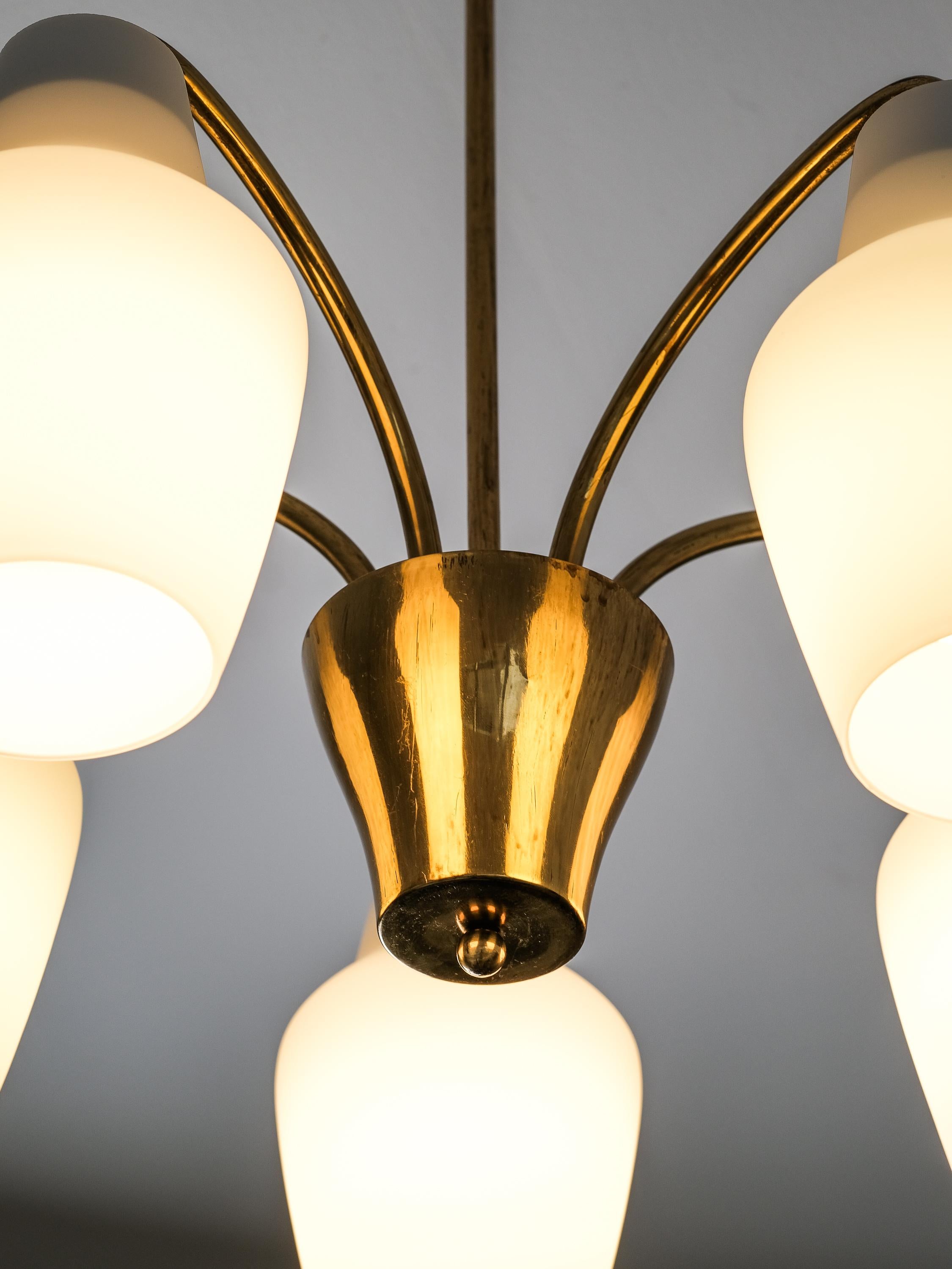 Mid-Century Finnish Chandelier in Brass and Glass, 1950s For Sale 5