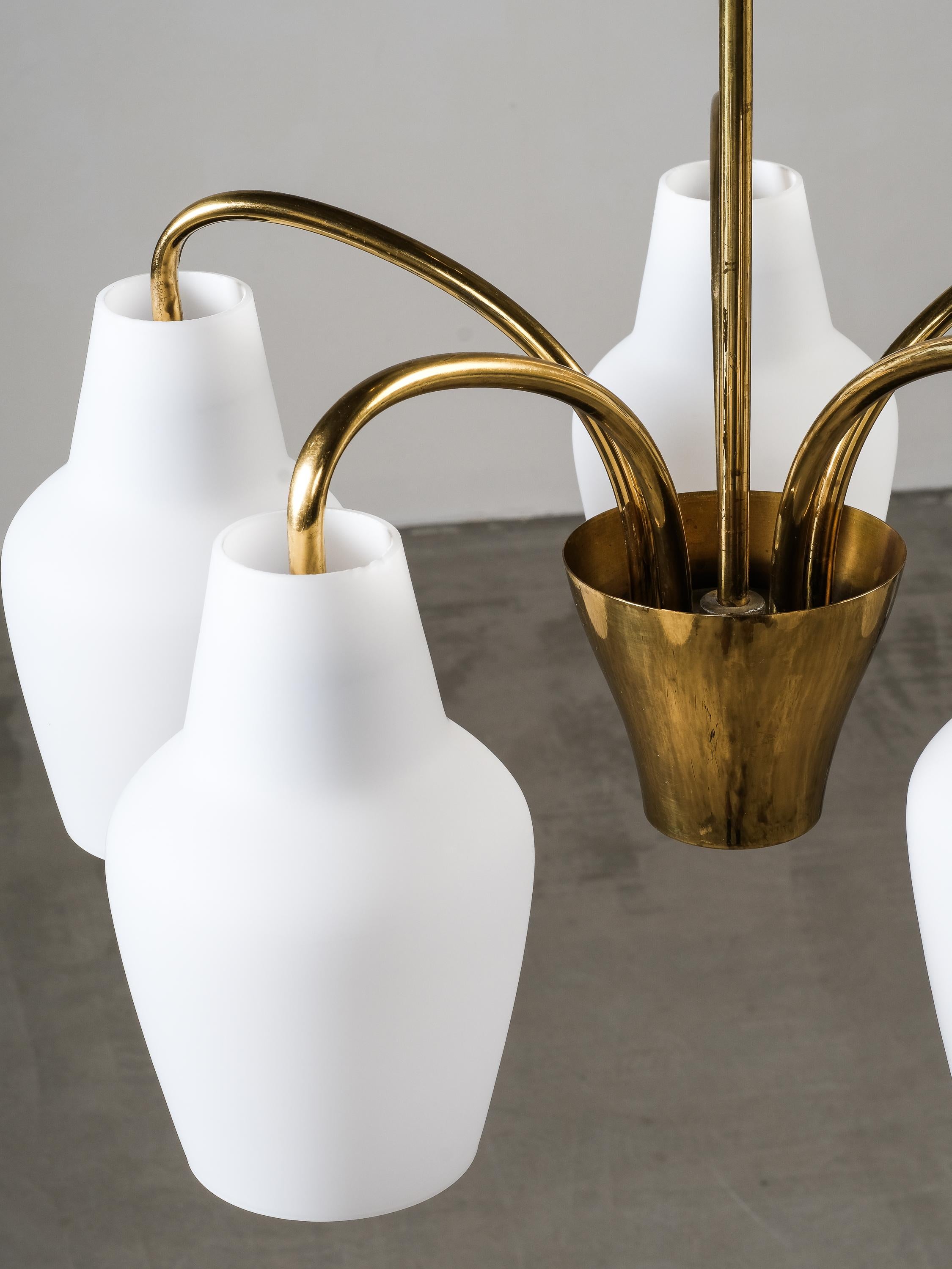 Mid-Century Finnish Chandelier in Brass and Glass, 1950s For Sale 8