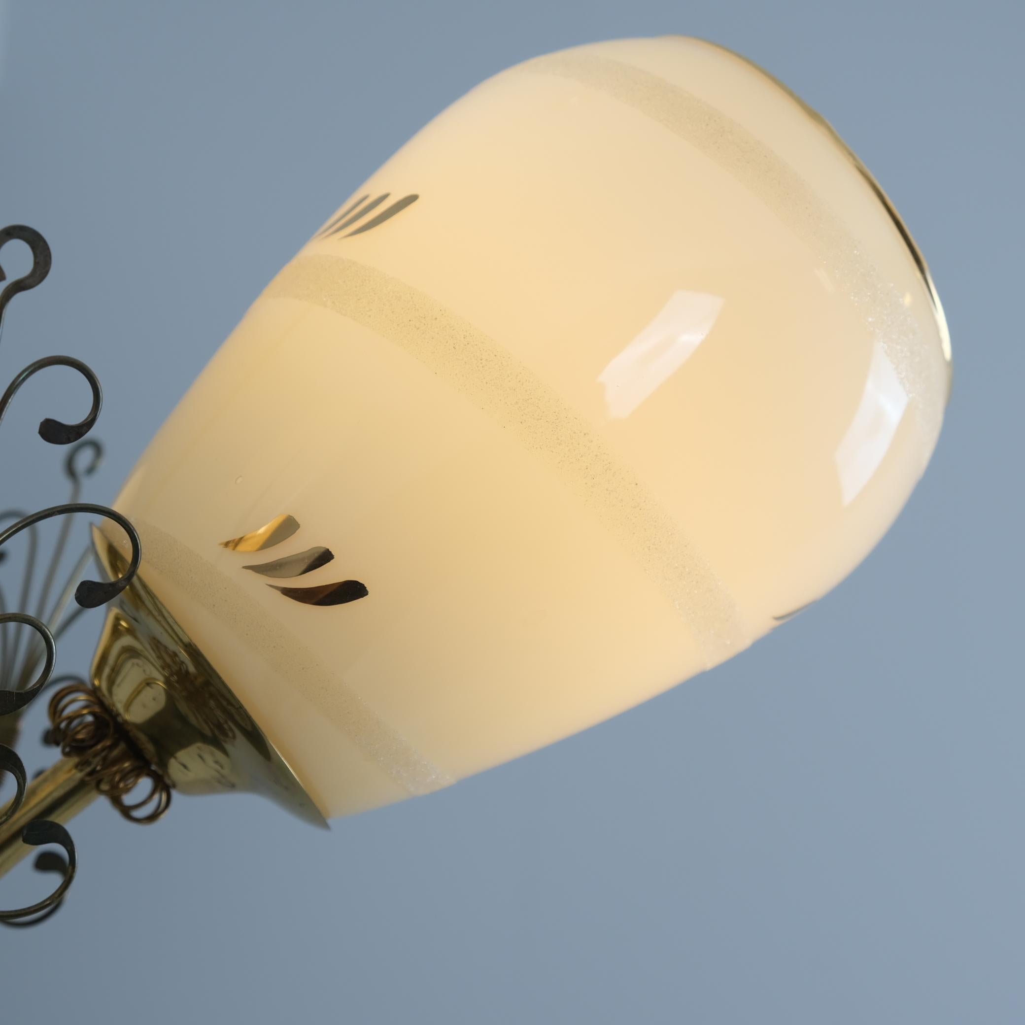 Lampada di design finlandese di metà secolo in ottone e vetro per Stockmann, anni '50 in vendita 3