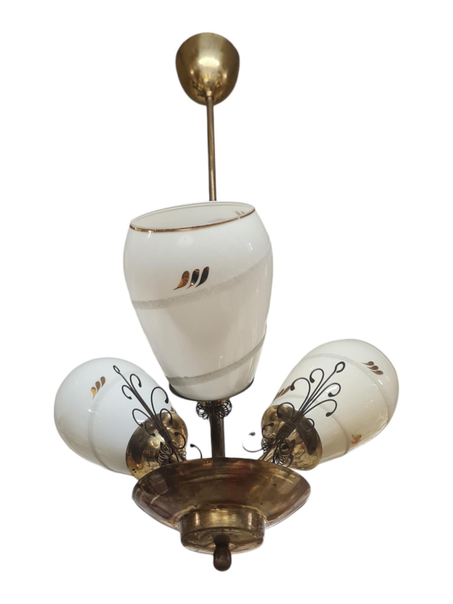 Scandinavo moderno Lampada di design finlandese di metà secolo in ottone e vetro dipinto a mano, anni '50 in vendita