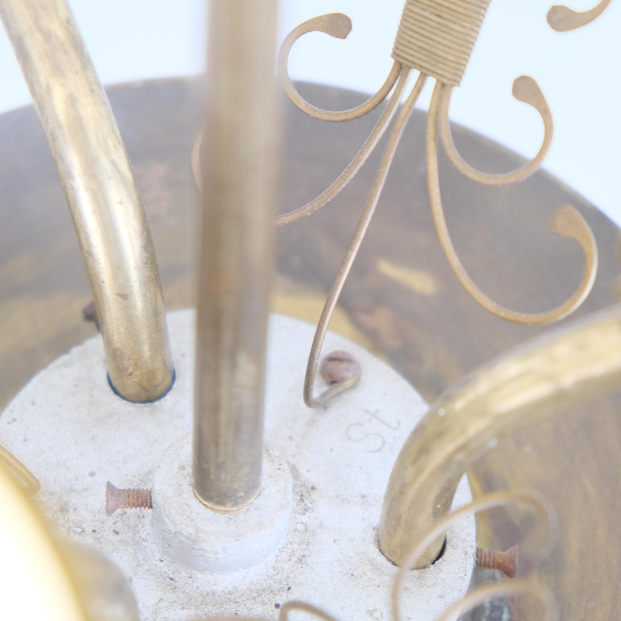 Lampada di design finlandese di metà secolo in ottone e vetro dipinto a mano, anni '50 in vendita 1