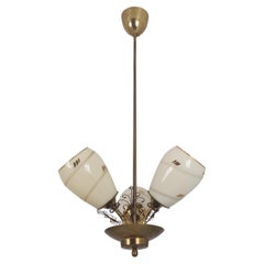 Finnische Mid-Century-Lampe im finnischen Design aus Messing und handbemaltem Glas, 1950er Jahre
