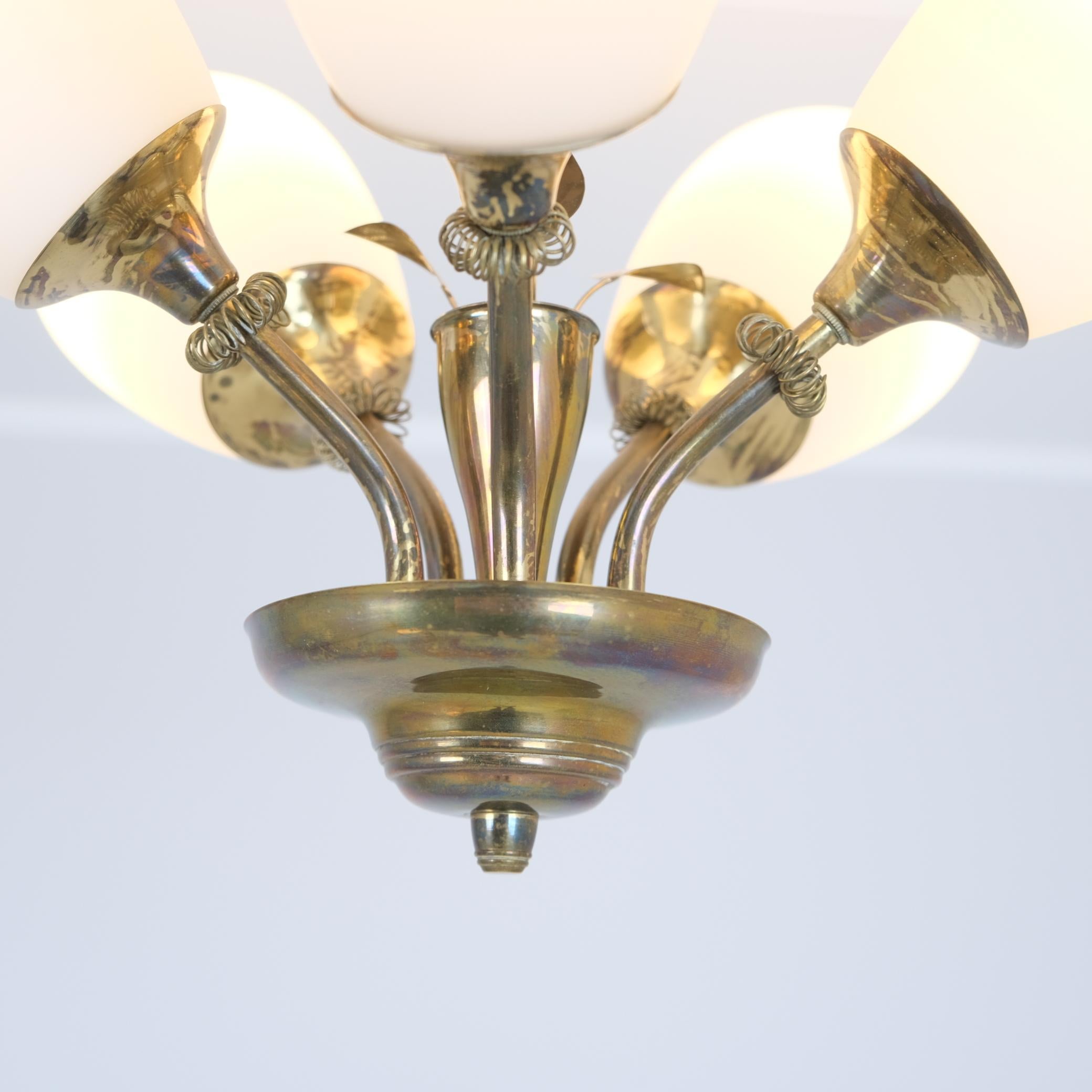 Finlandese Lampada di design finlandese di metà secolo Model 62-102/5, ottone e vetro, Stockmann, anni '50 in vendita
