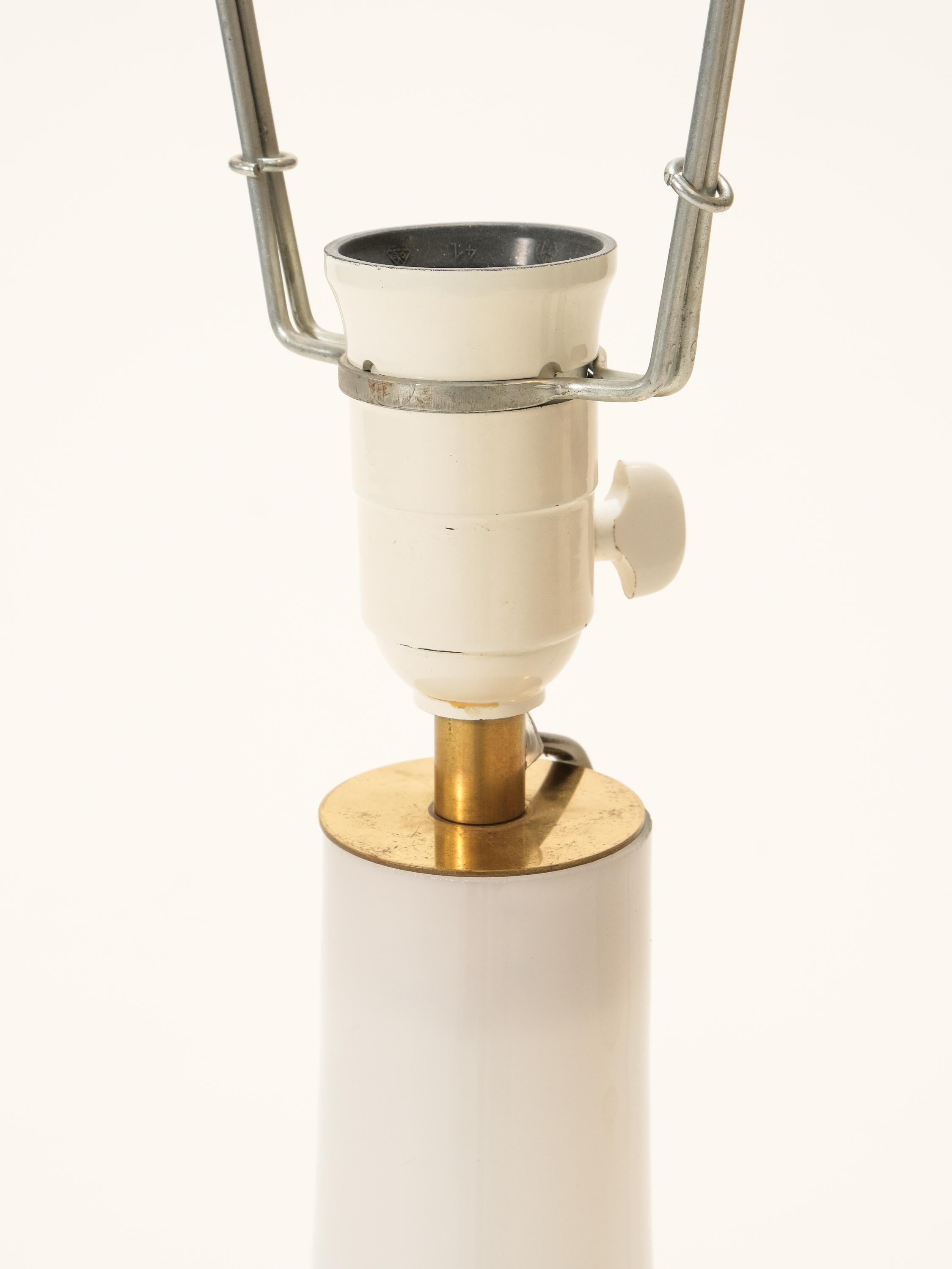 Lampe de table finlandaise en verre du milieu du siècle par Greta Lisa Jäderholm-Snellman en vente 5