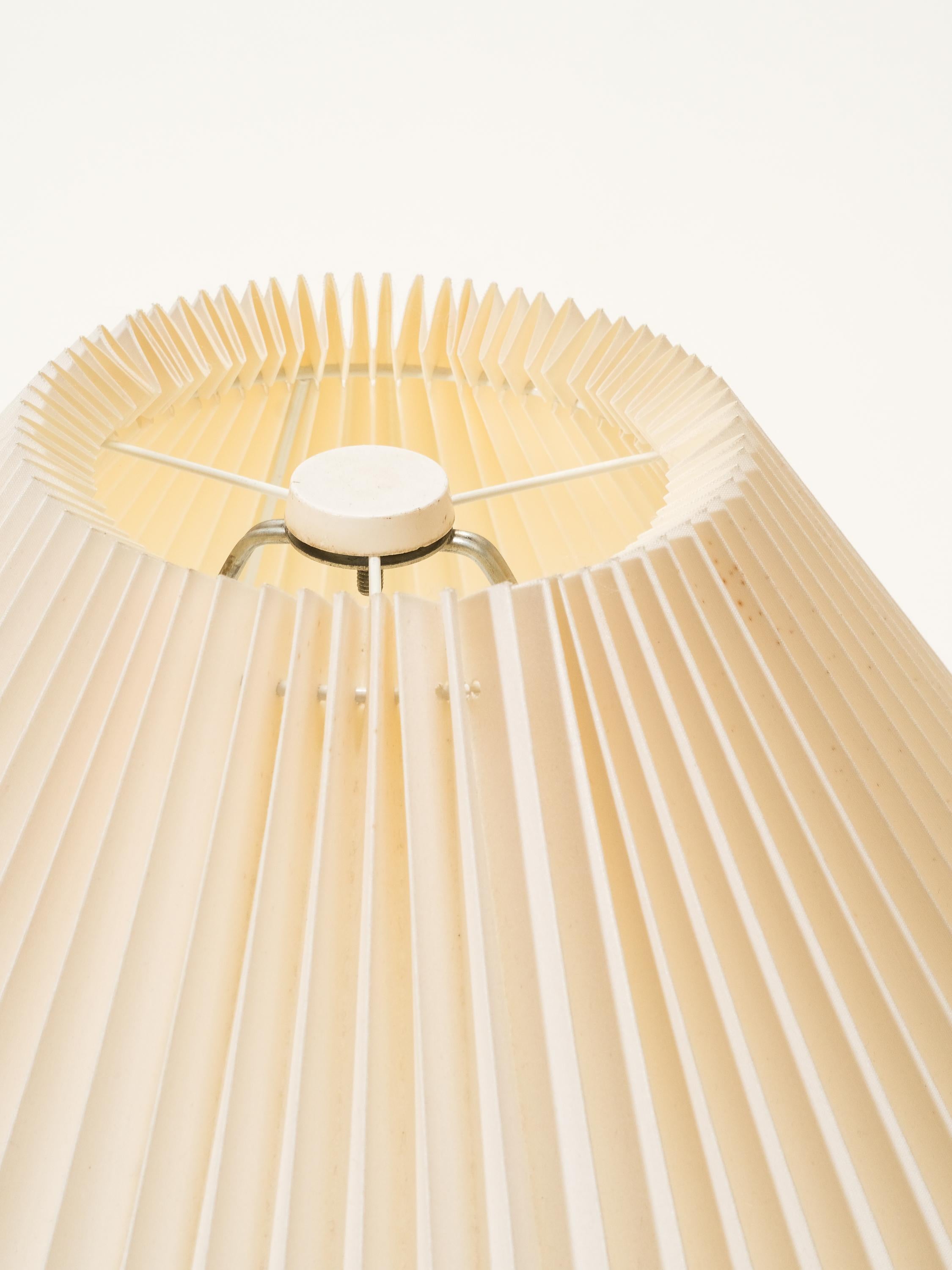Lampe de table finlandaise en verre du milieu du siècle par Greta Lisa Jäderholm-Snellman en vente 2