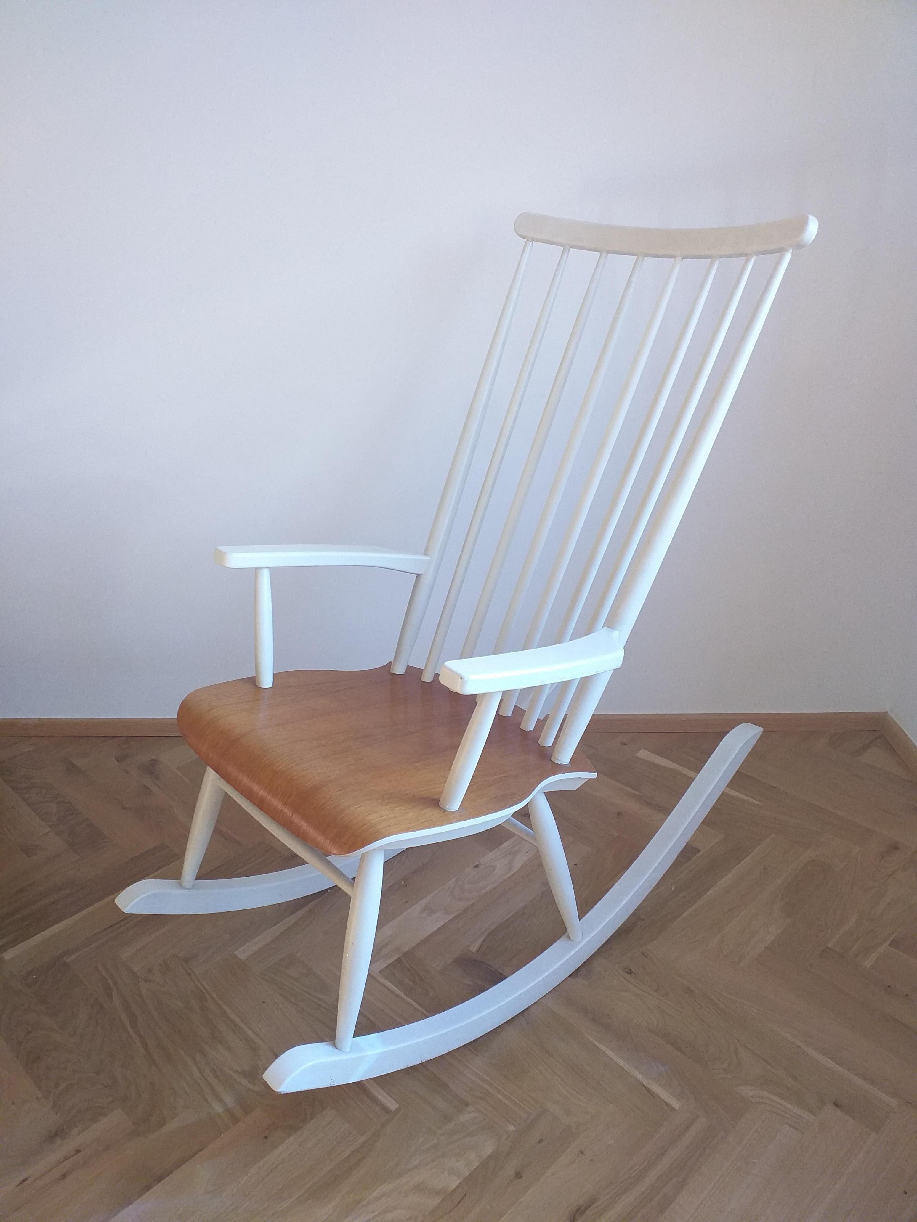Mid-Century Modern Midcentury Finnish Rocking Chair by Varjosen Puunjalostus for Uusikylä, 1960s