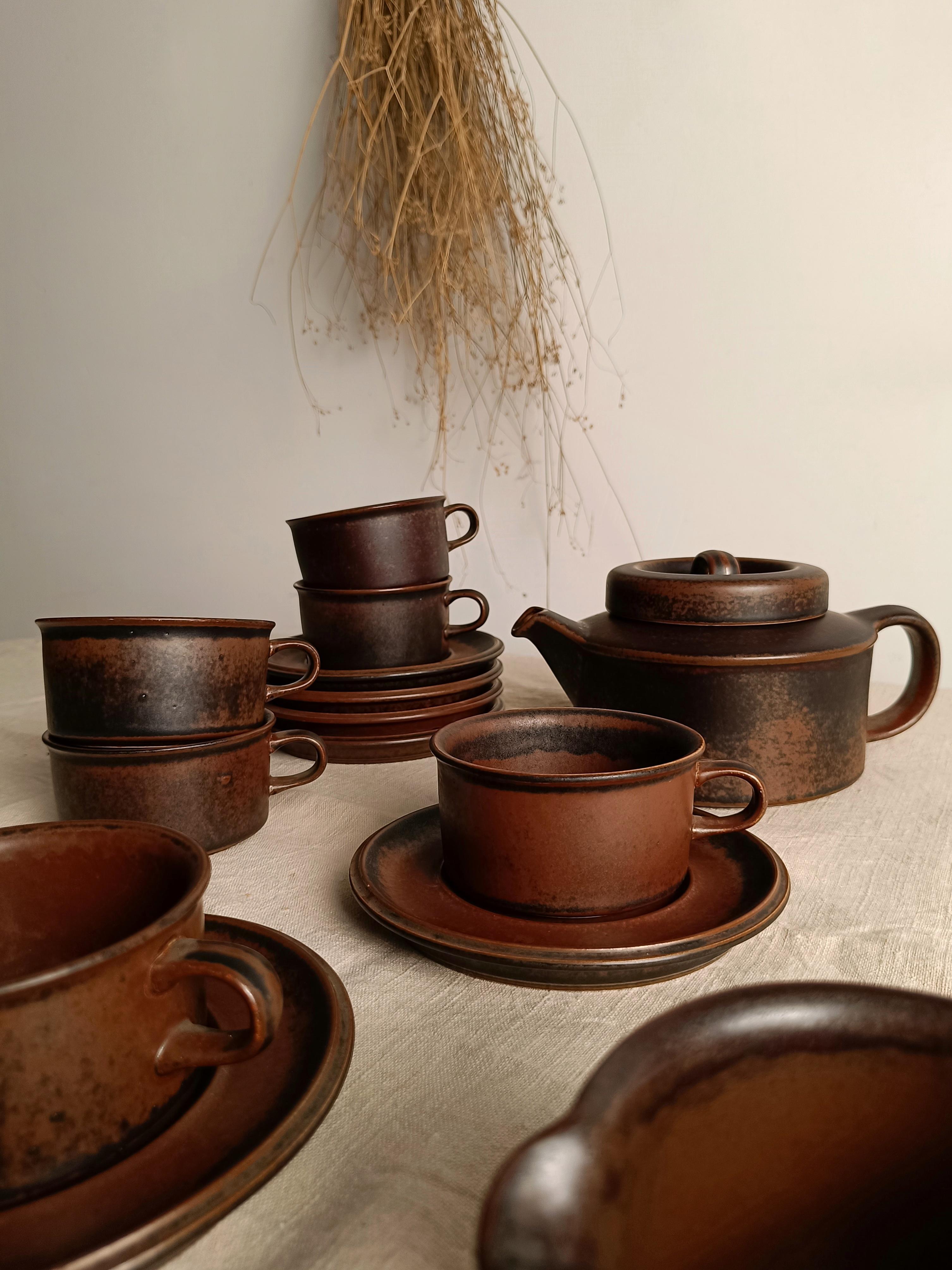 A splendid Tea set designed in the 1960 by Ulla Procopé for the most popular Finnish Ceramic Brand 