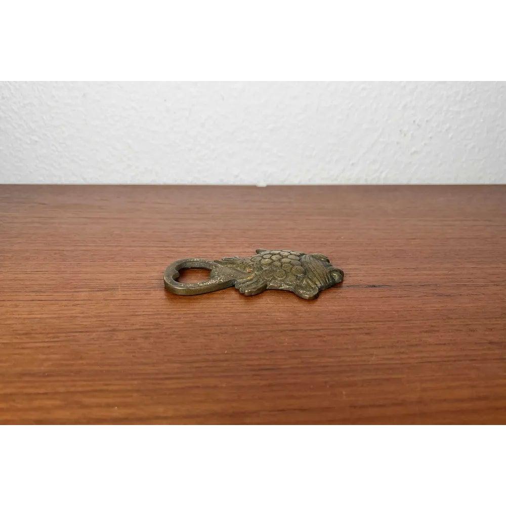 Métal Ouvre-bouteille en laiton en forme de poisson du milieu du siècle, années 1960 en vente