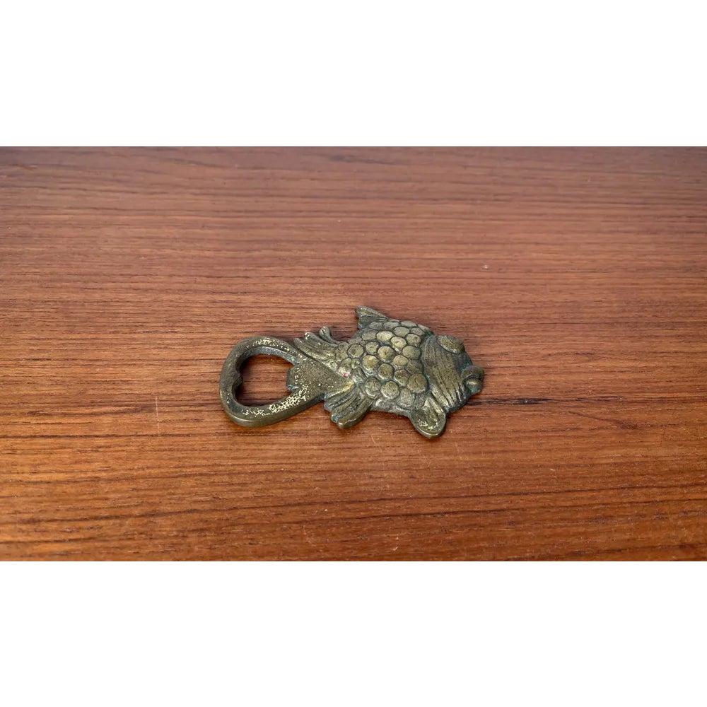 Ouvre-bouteille en laiton en forme de poisson du milieu du siècle, années 1960 en vente 1