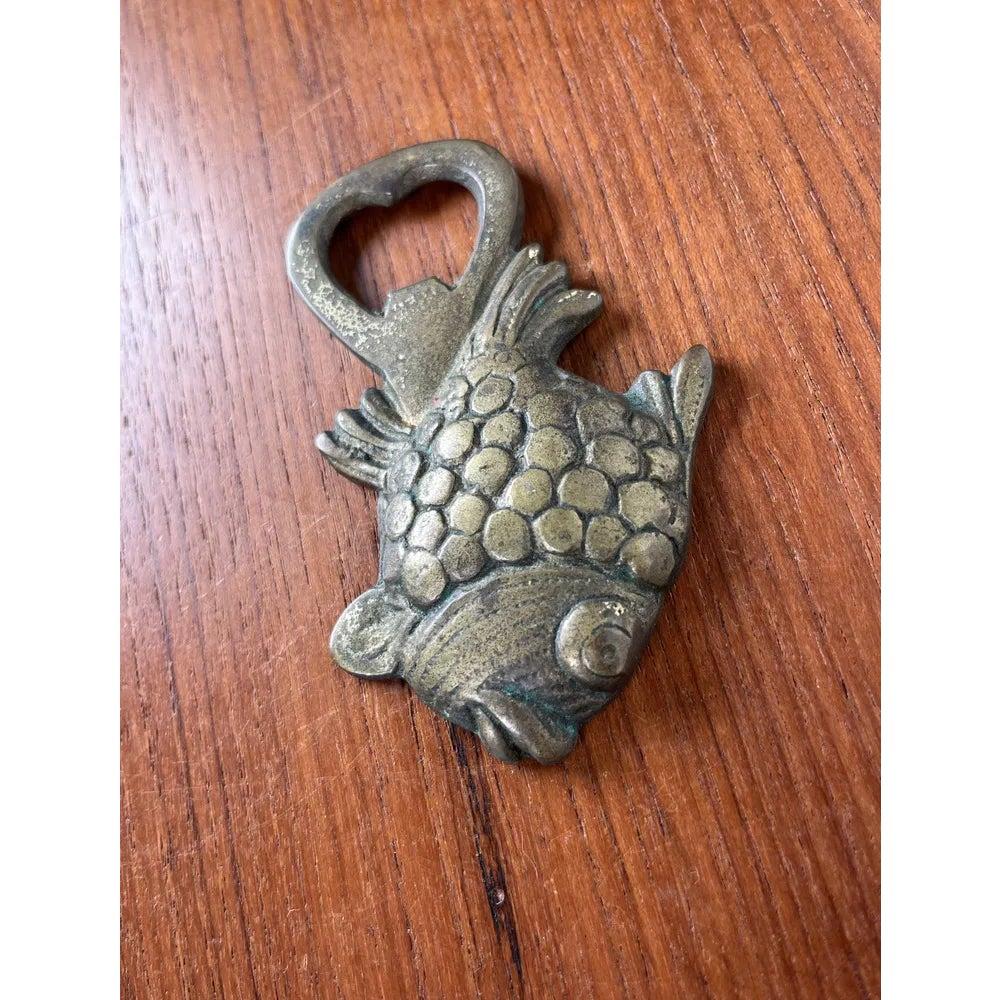 Ouvre-bouteille en laiton en forme de poisson du milieu du siècle, années 1960 en vente 2