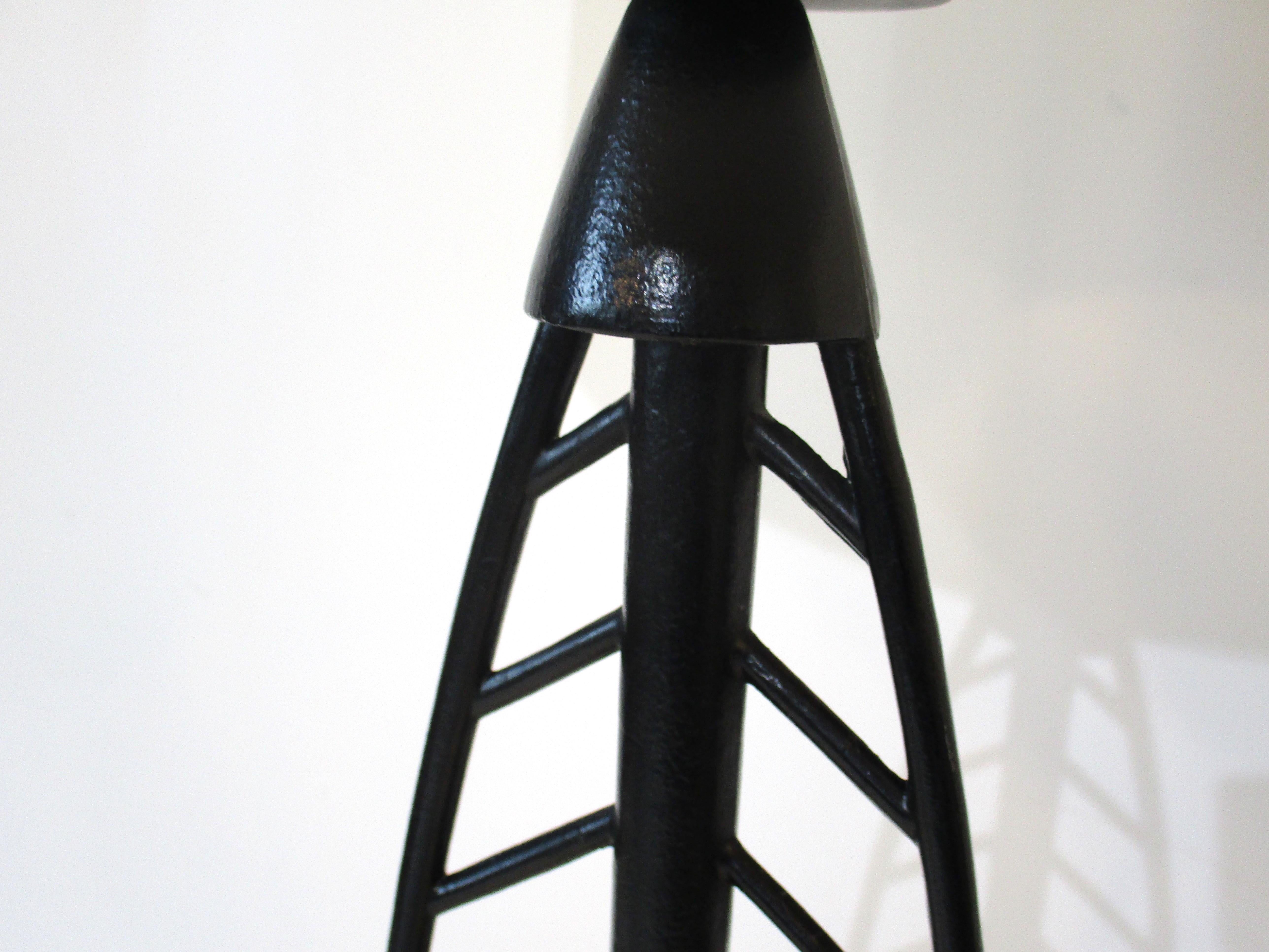 Mid Century Iron Fish Styled Table Lamp in the Style of Weinberg / Heifetz In Good Condition For Sale In Cincinnati, OH