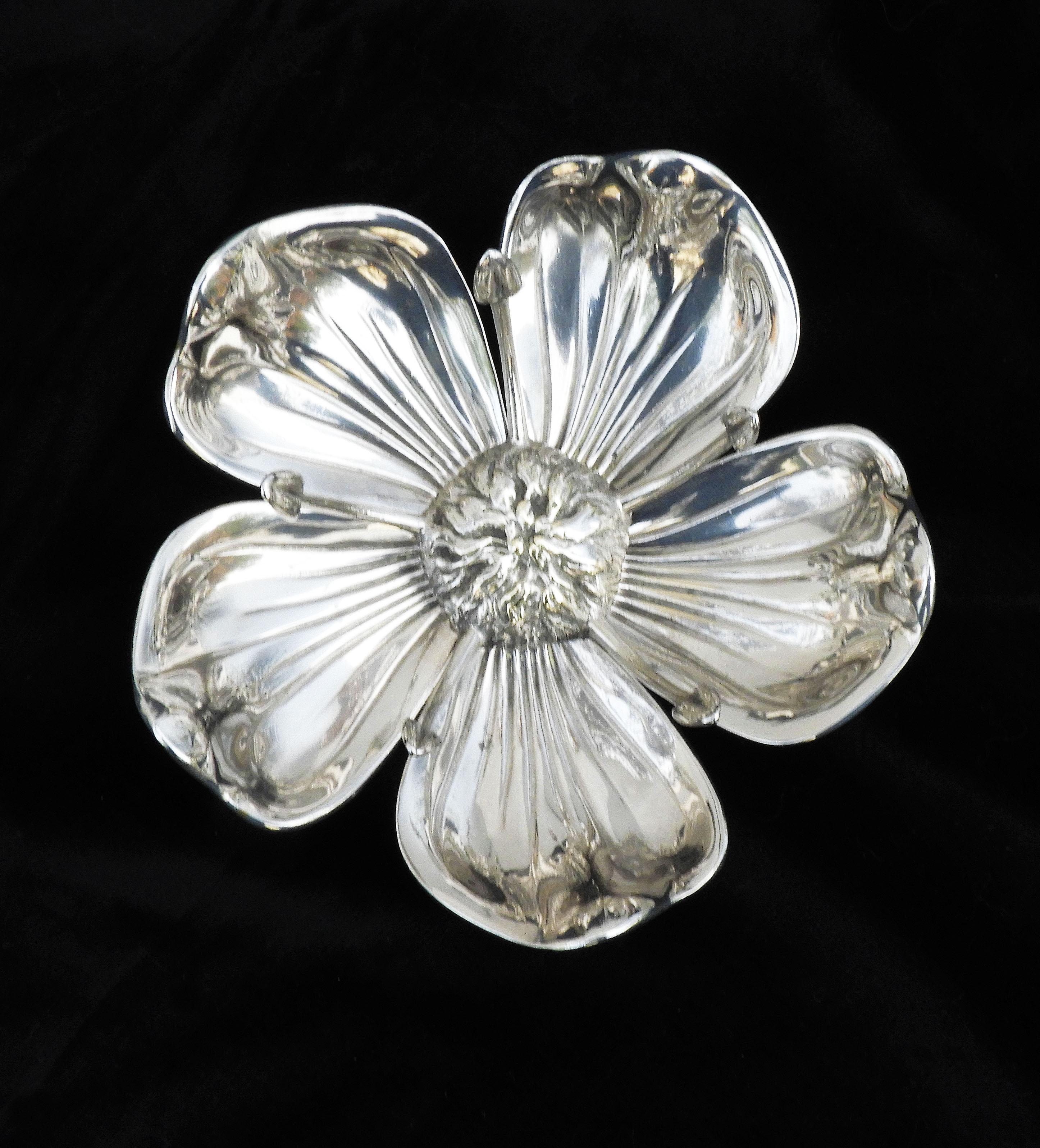 Mid Century Five Petal Flower Ashtray or Catch-all C1960s Italy For Sale 4