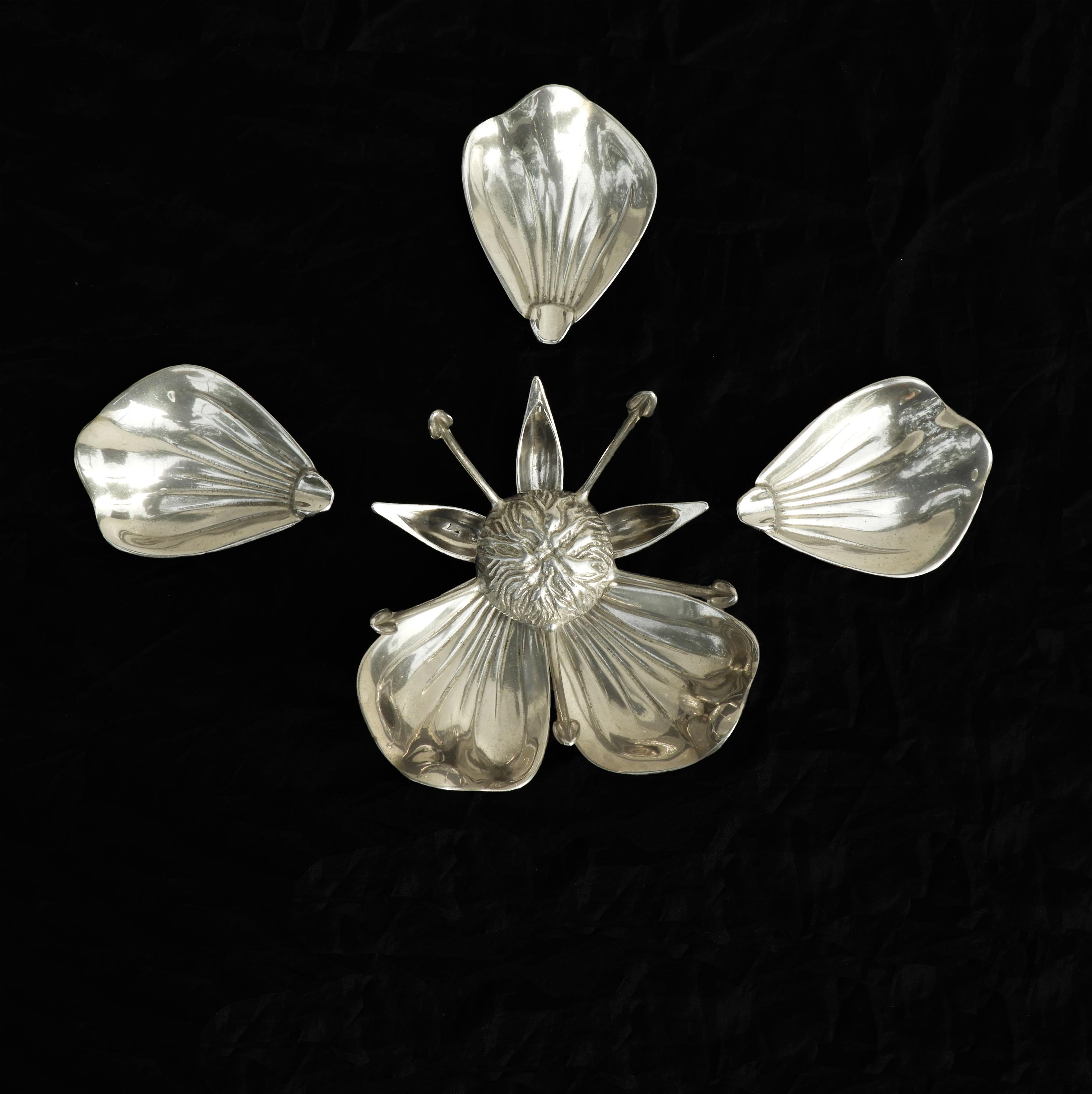 20th Century Mid Century Five Petal Flower Gucci Style Ashtray or Catch-all C1960s Italy