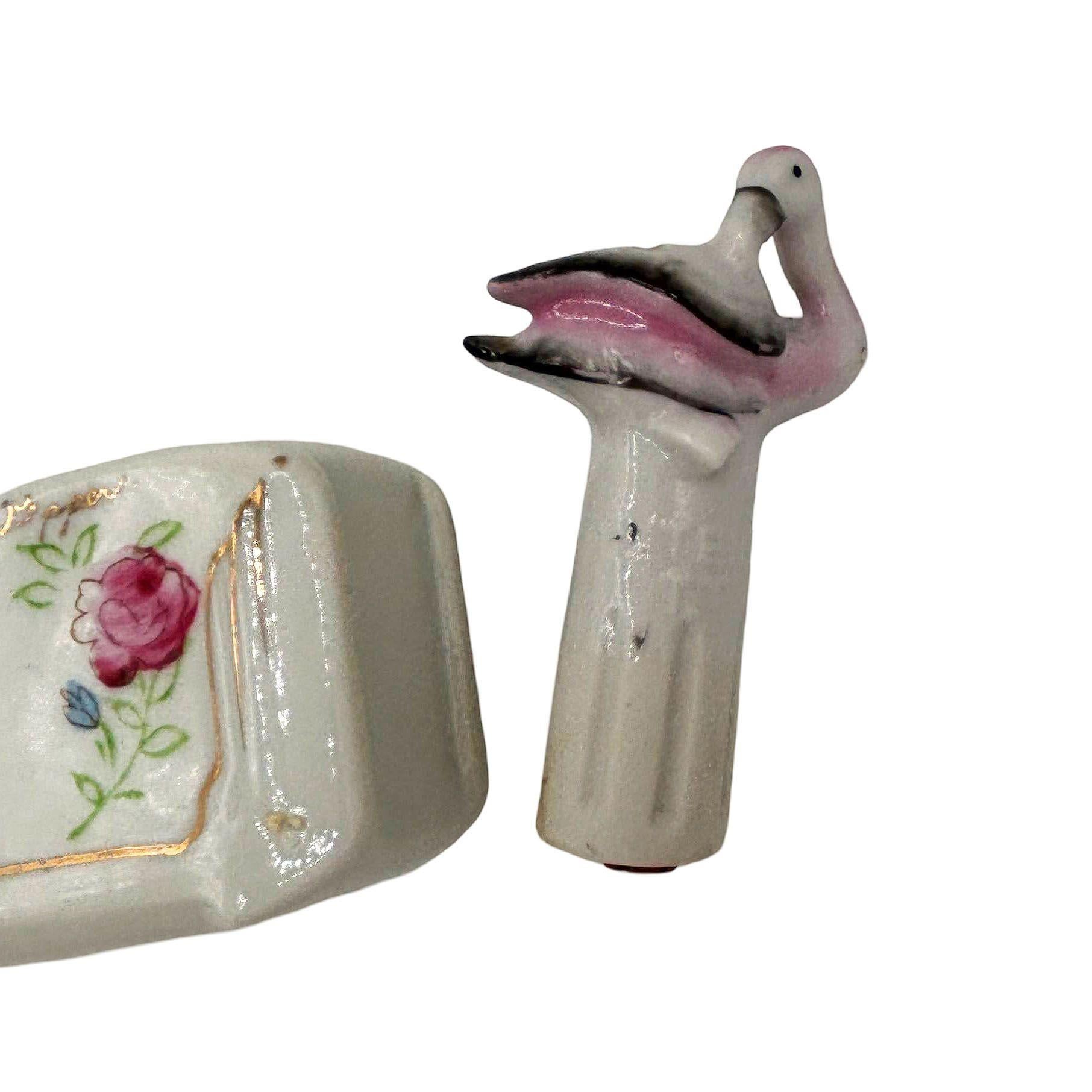 Mid-century Flamingo Ceramic Tabletop Salt & Pepper Shaker Set w/ Base For Sale 1