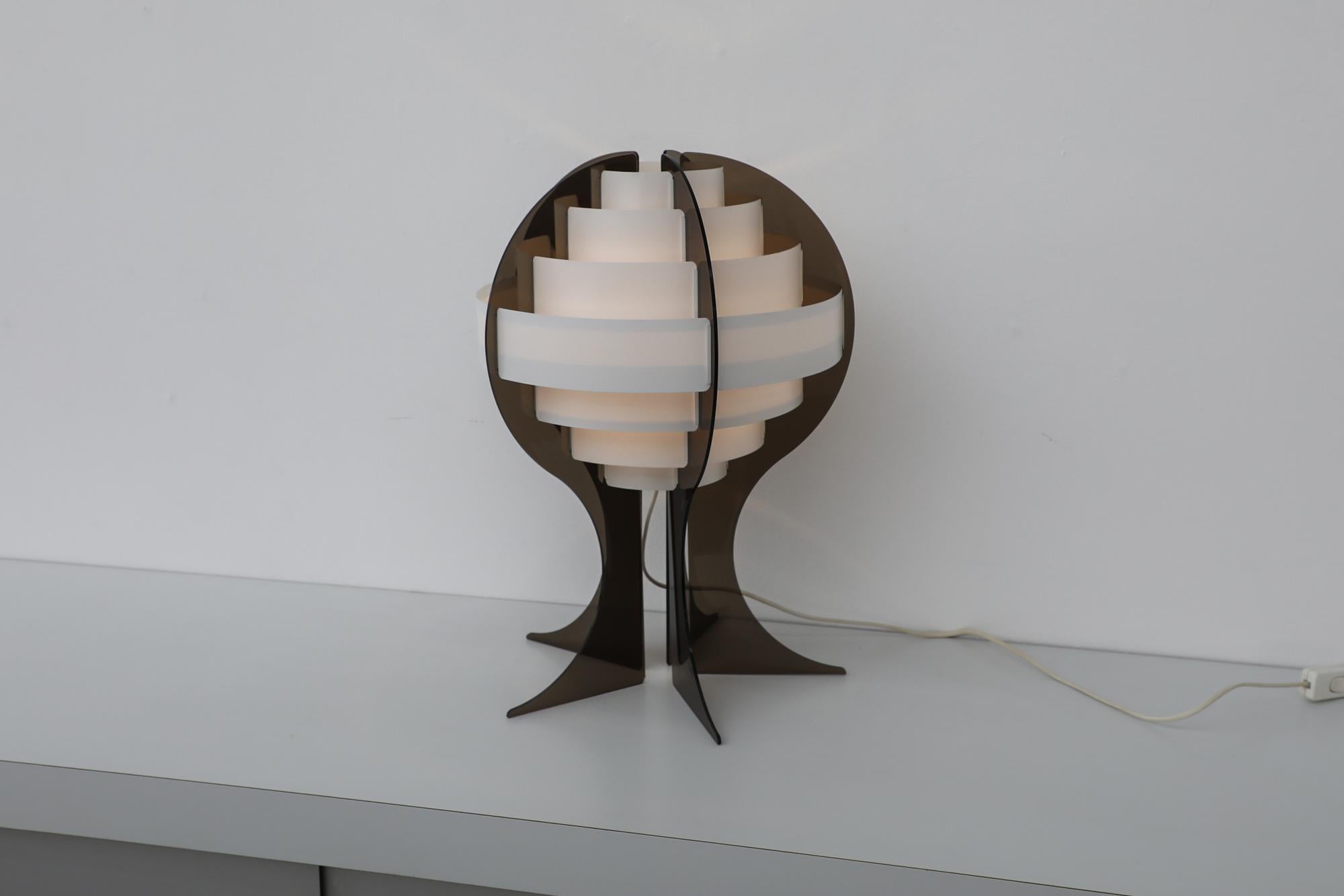 Lampe de table en acrylique Brylle and Preben Jacobsen, années 1960 en vente 1