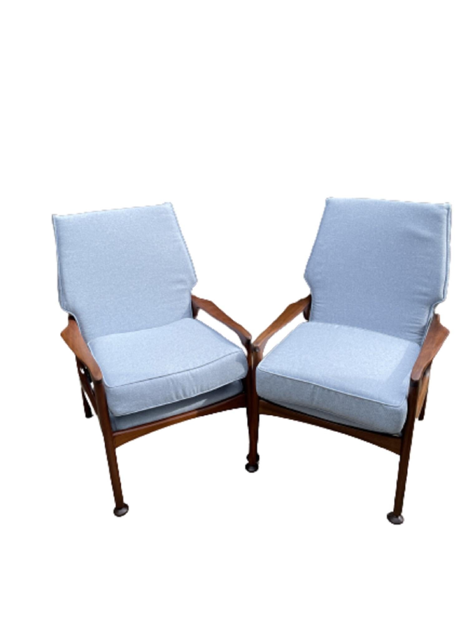 Mid-century Fler Armchairs by Fred Lowen For Sale 1