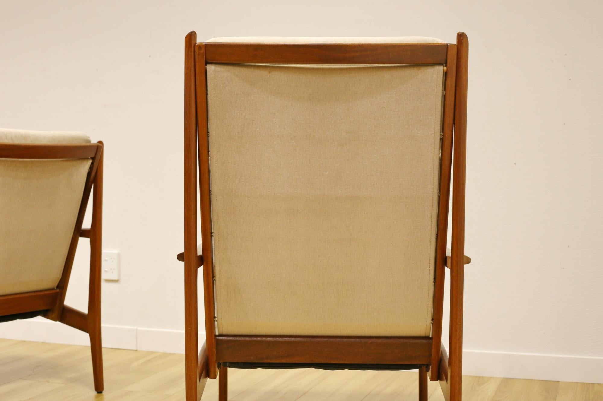 Mid Century FLER 'KARINGA' Armchairs For Sale 8
