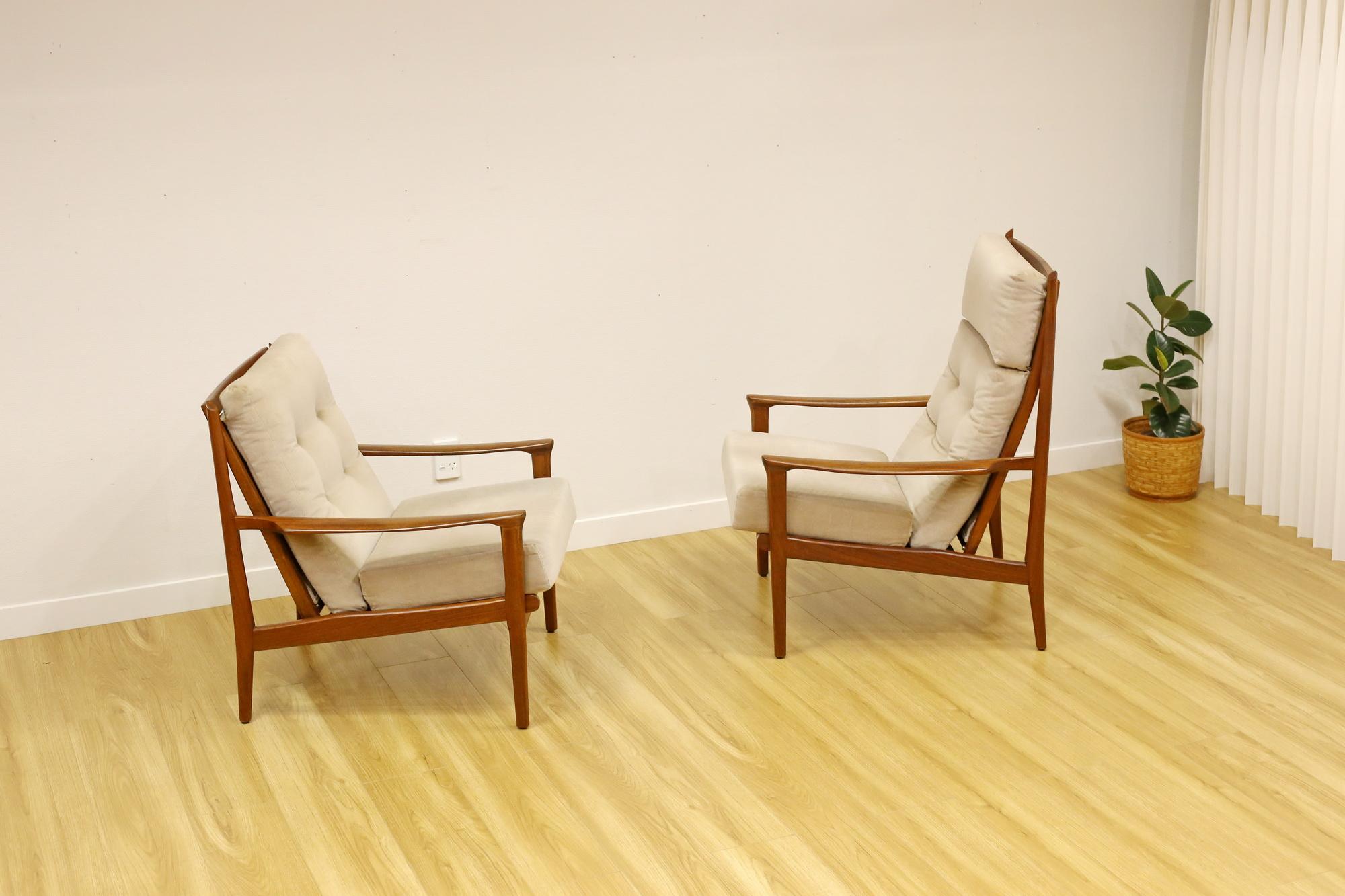 Mid Century FLER 'KARINGA' Armchairs For Sale 9