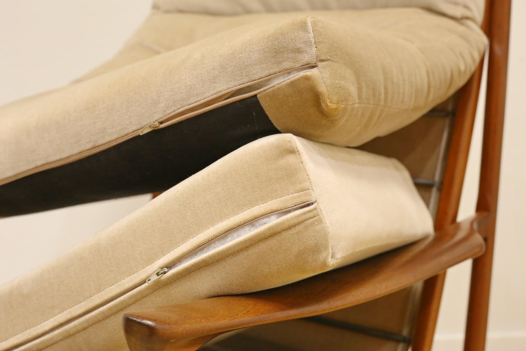 Mid Century FLER 'KARINGA' Armchairs For Sale 12