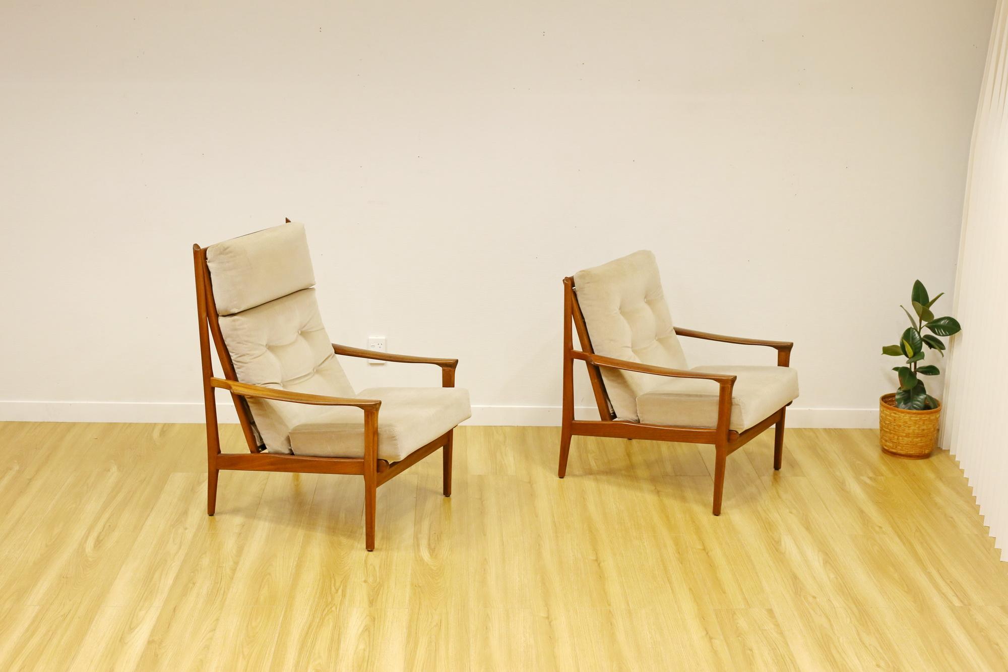 Mid-Century Modern Mid Century FLER 'KARINGA' Armchairs For Sale