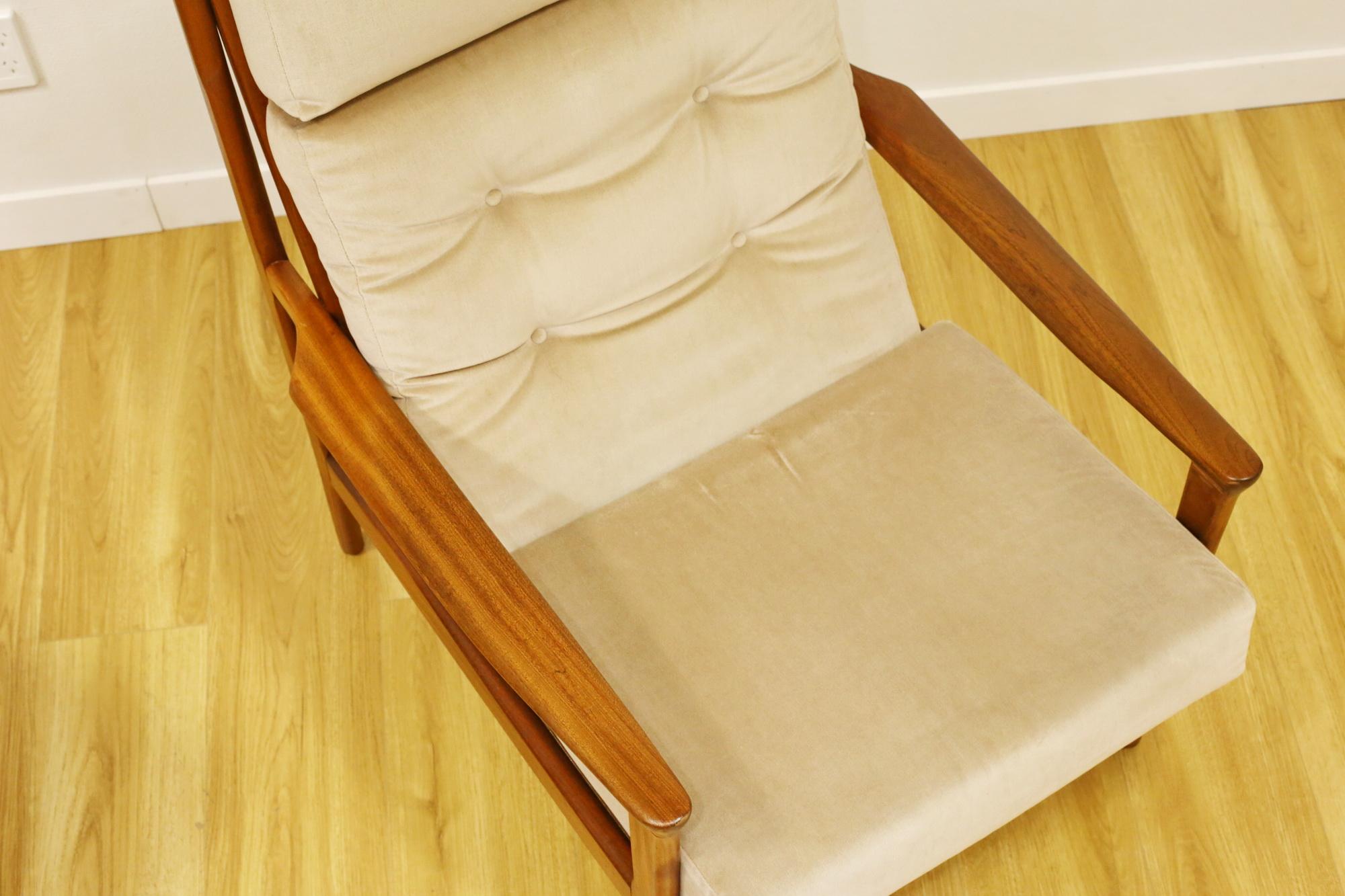 Mid Century FLER 'KARINGA' Armchairs For Sale 1