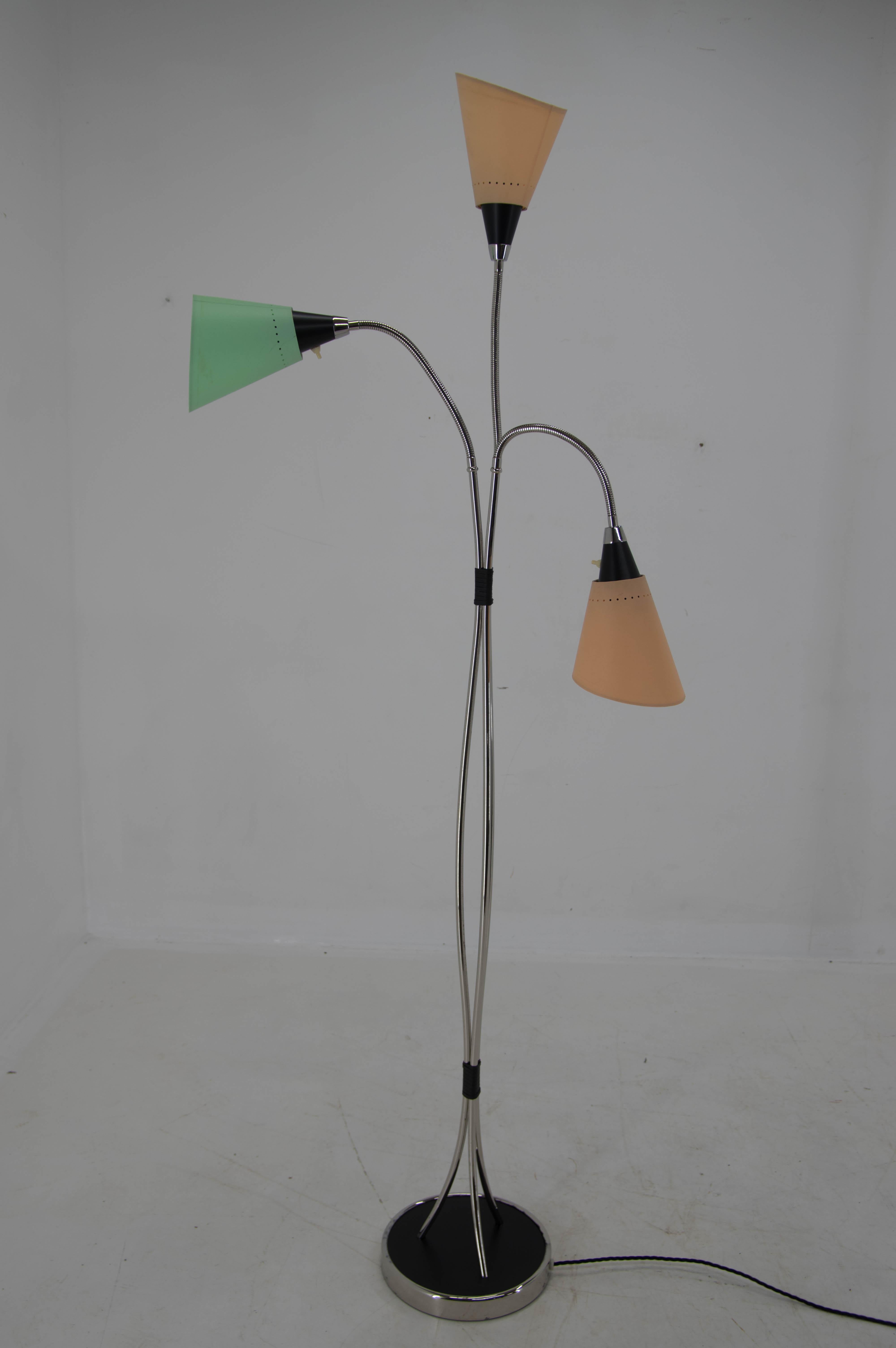 Midcentury Flexible 3-Flamming Floor Lamp, 1960s For Sale 1