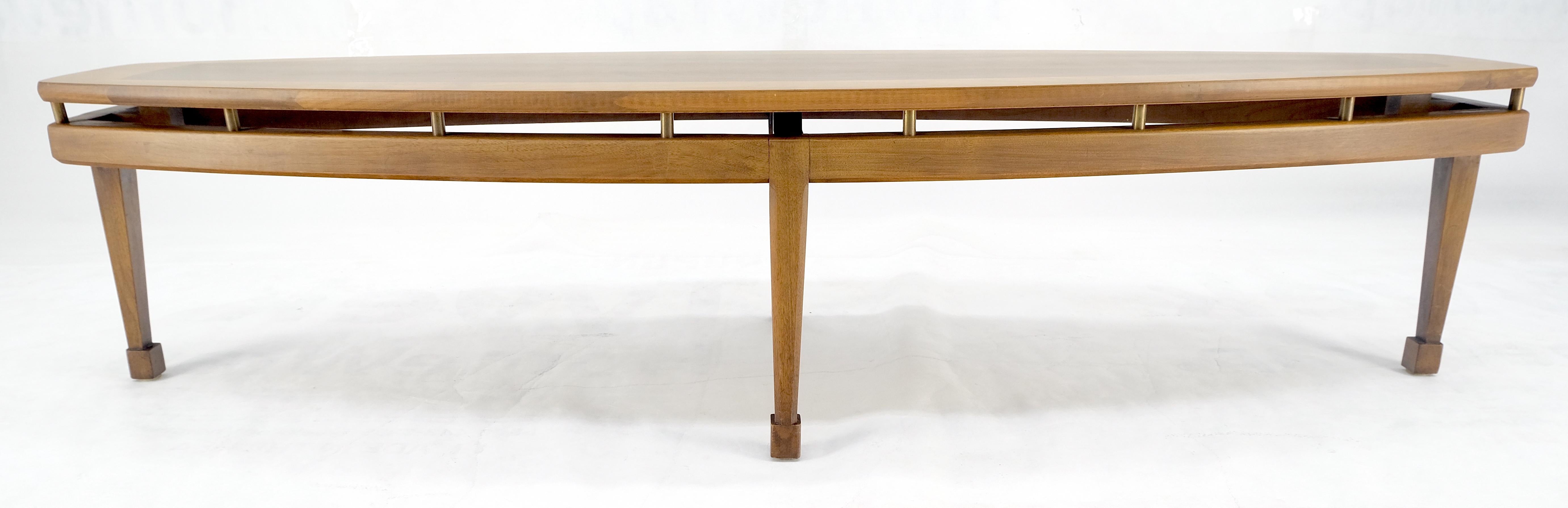 Laqué Table basse ovale mi-siècle en ronce de bois avec plateau flottant MINT ! en vente