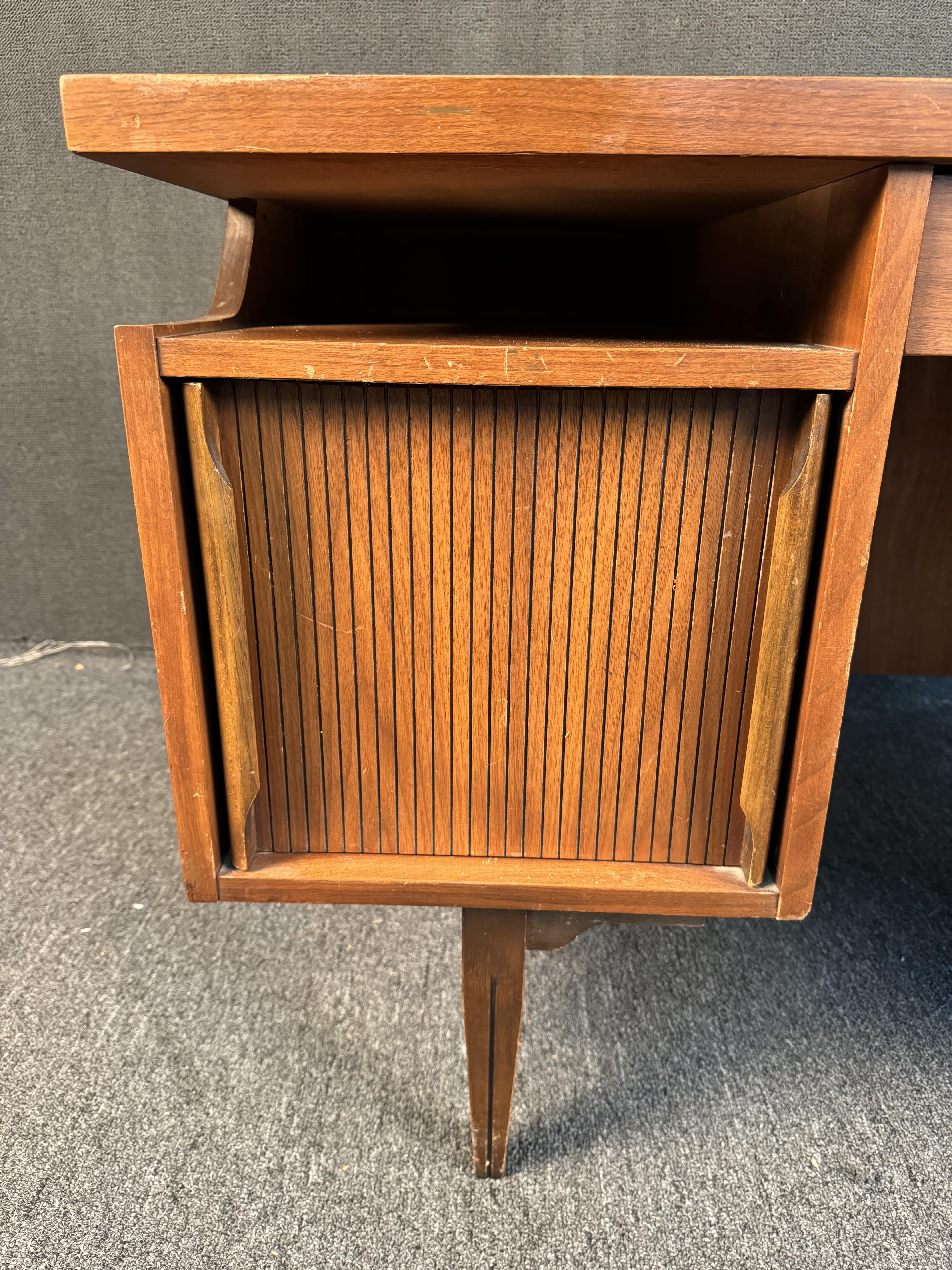 Mid-Century Floating Walnut Desk by Hooker Furniture For Sale 2