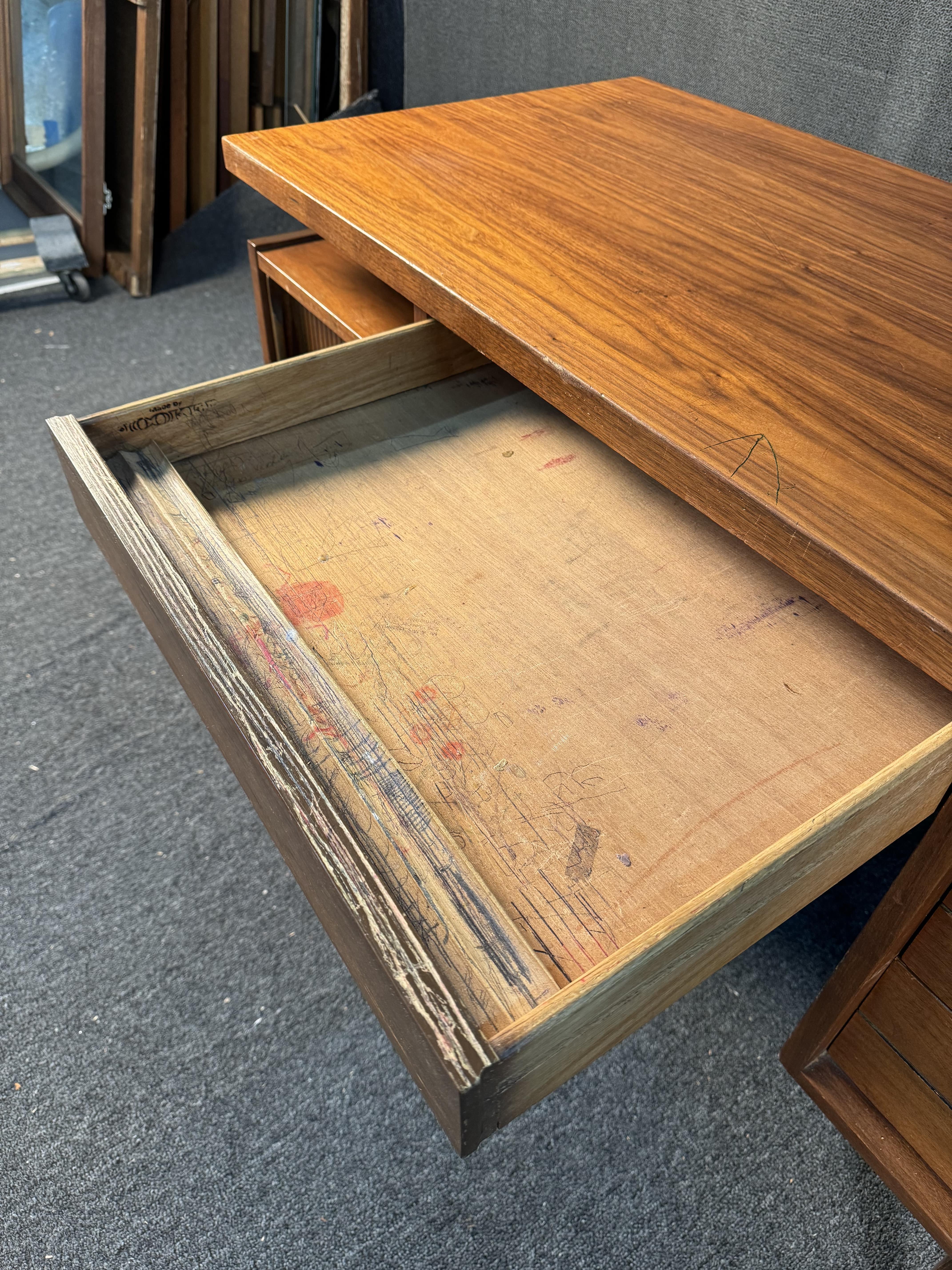 Mid-Century Floating Walnut Desk by Hooker Furniture For Sale 3