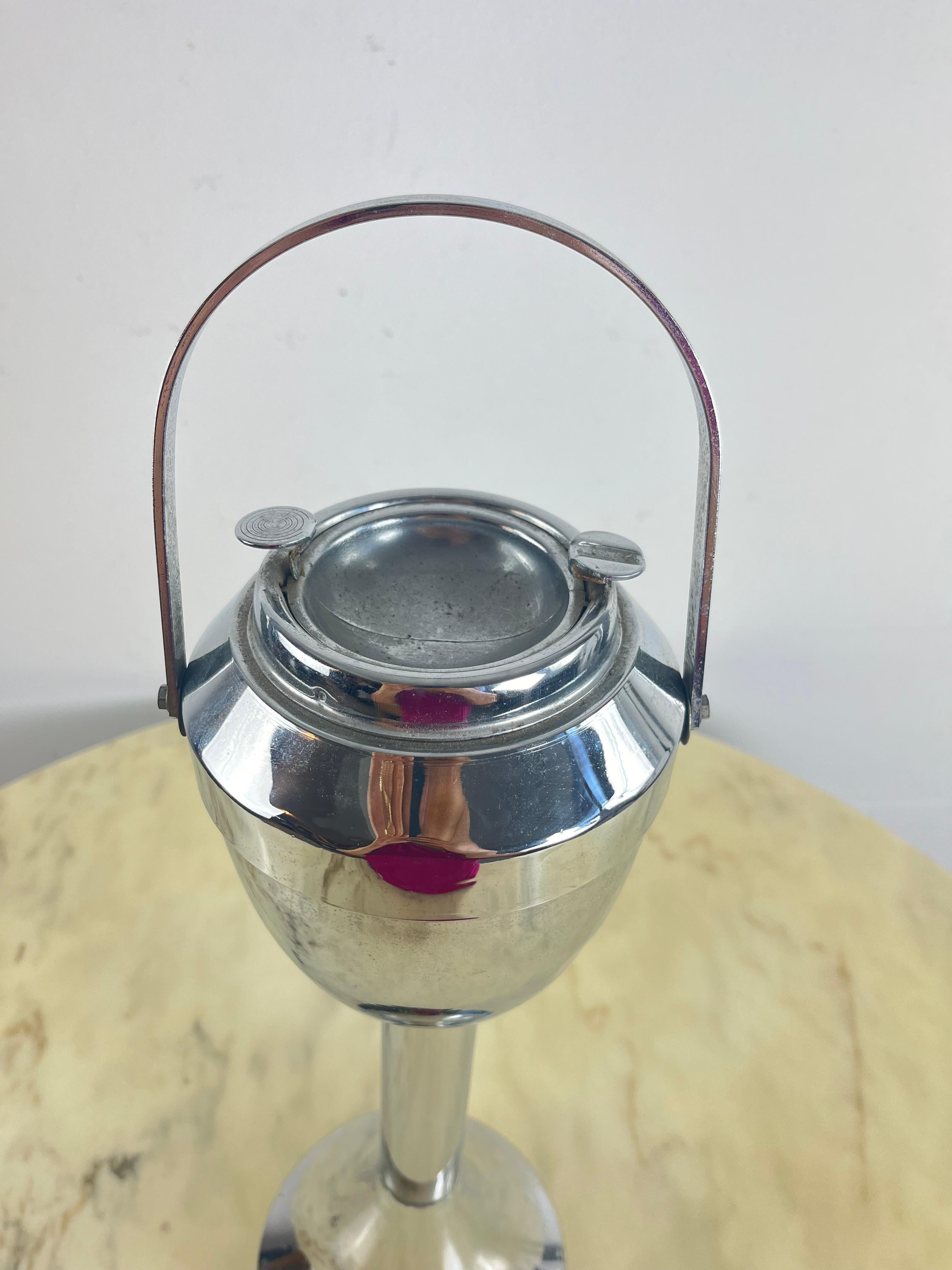 Bodenaschenbecher aus der Jahrhundertmitte Italienisches Design/One 1960s im Zustand „Gut“ im Angebot in Palermo, IT