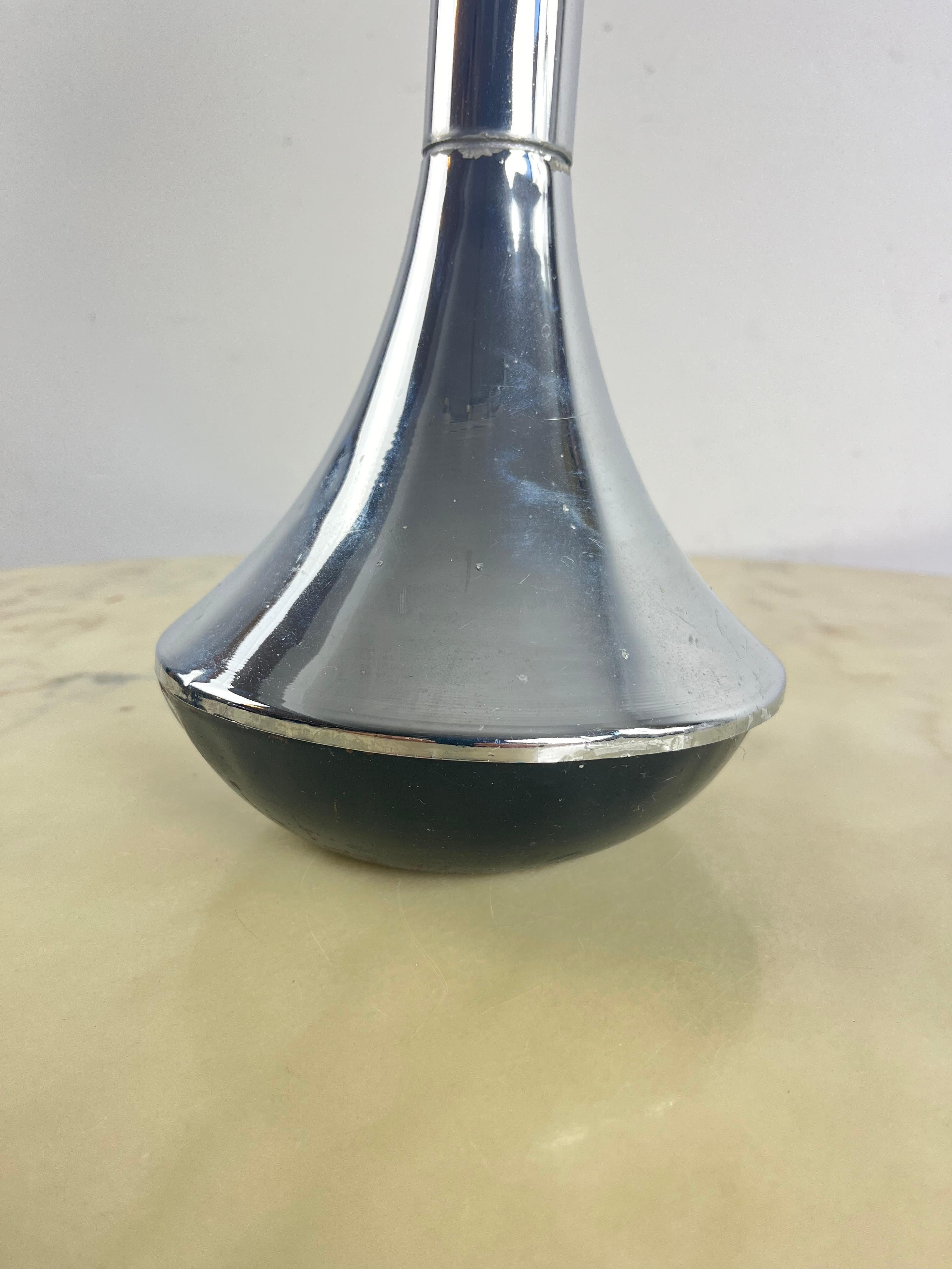 Bodenaschenbecher aus der Jahrhundertmitte Italienisches Design/One 1960s (Metall) im Angebot