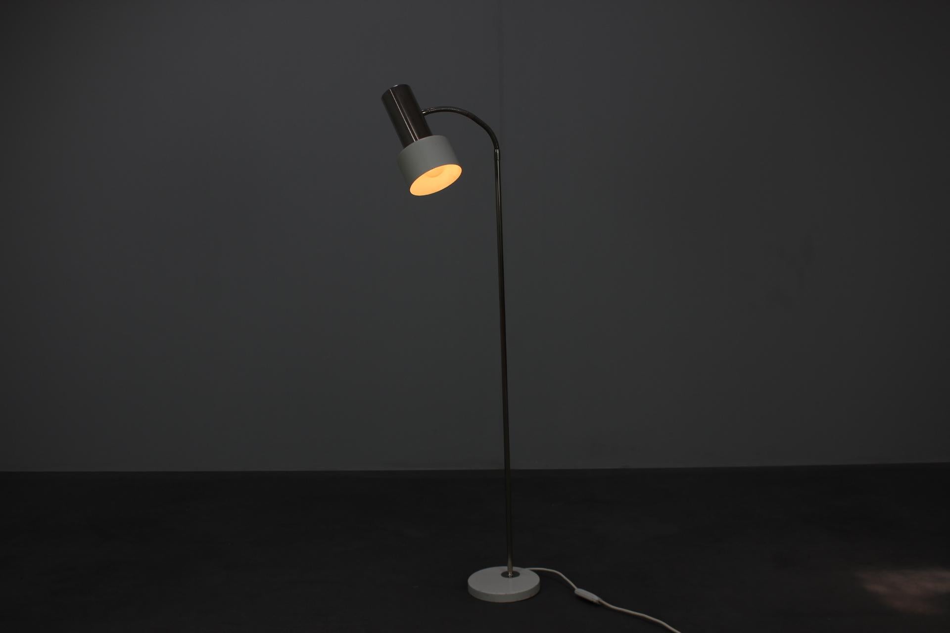 Mid-Century Floor Lamp, 1970s, Czechoslovakia For Sale 3