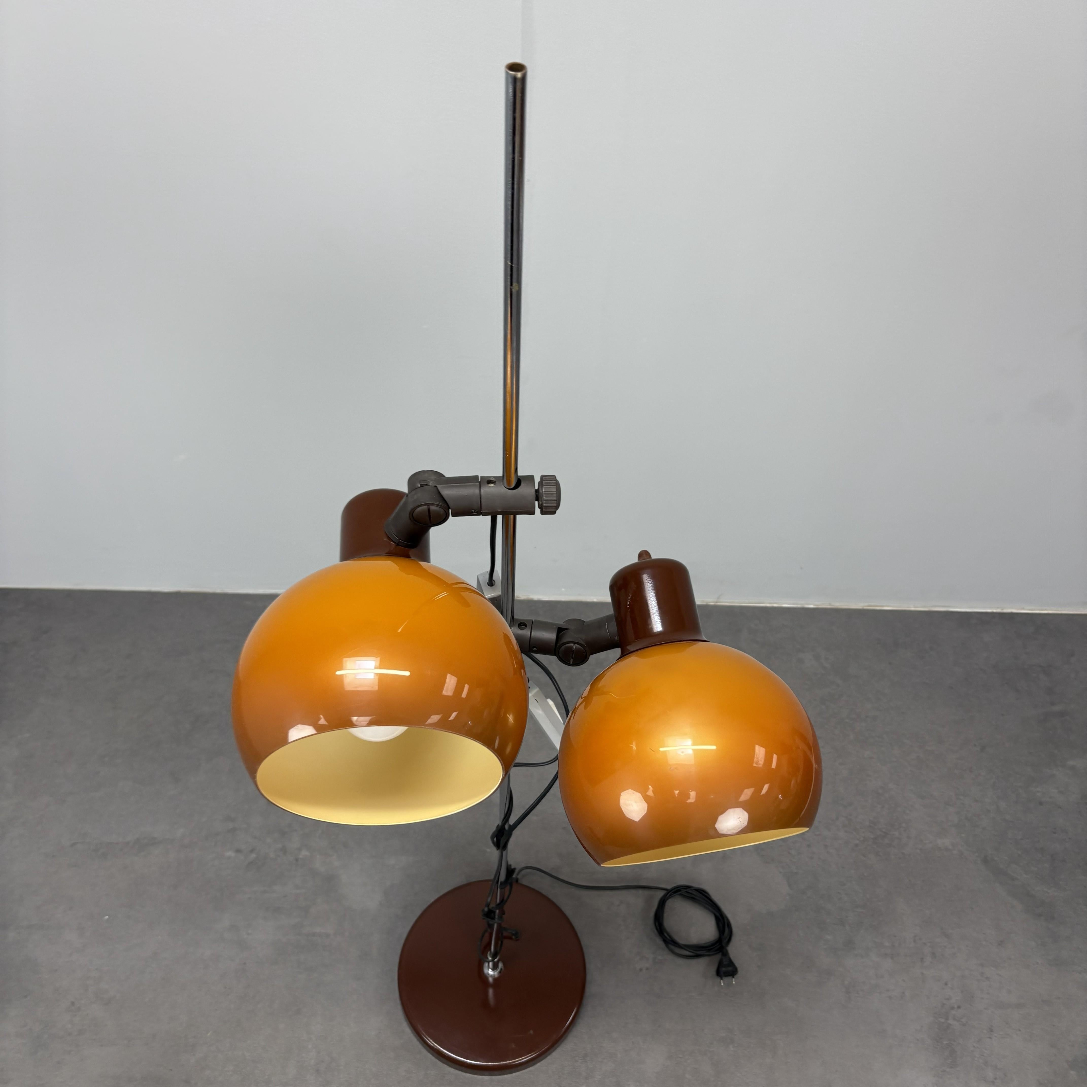 Stehlampe aus der Mitte des Jahrhunderts, 1970er Jahre, Ungarn (Ungarisch) im Angebot