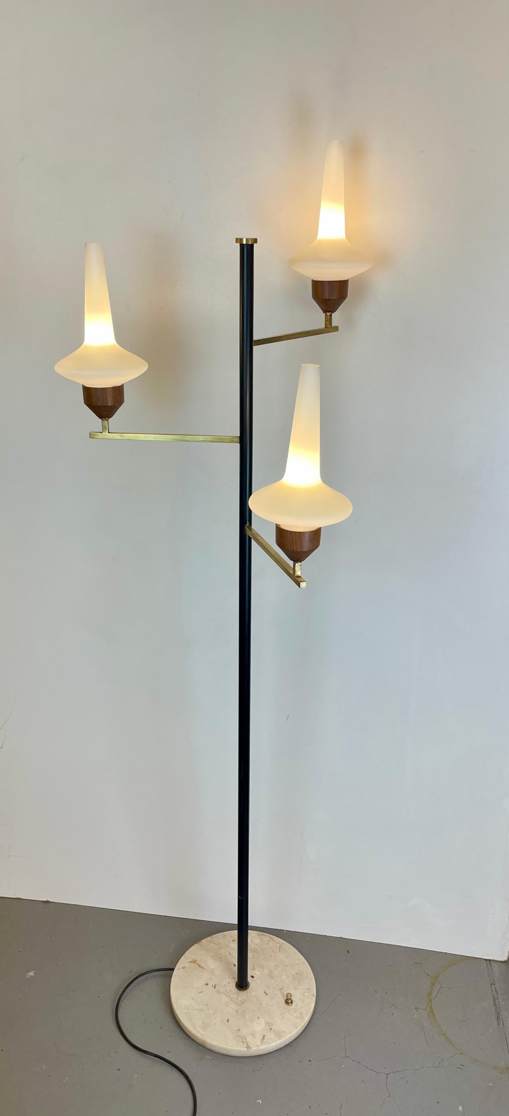 Lampadaire Mid-Century att. À Stilnovo, années 1950 en vente 4