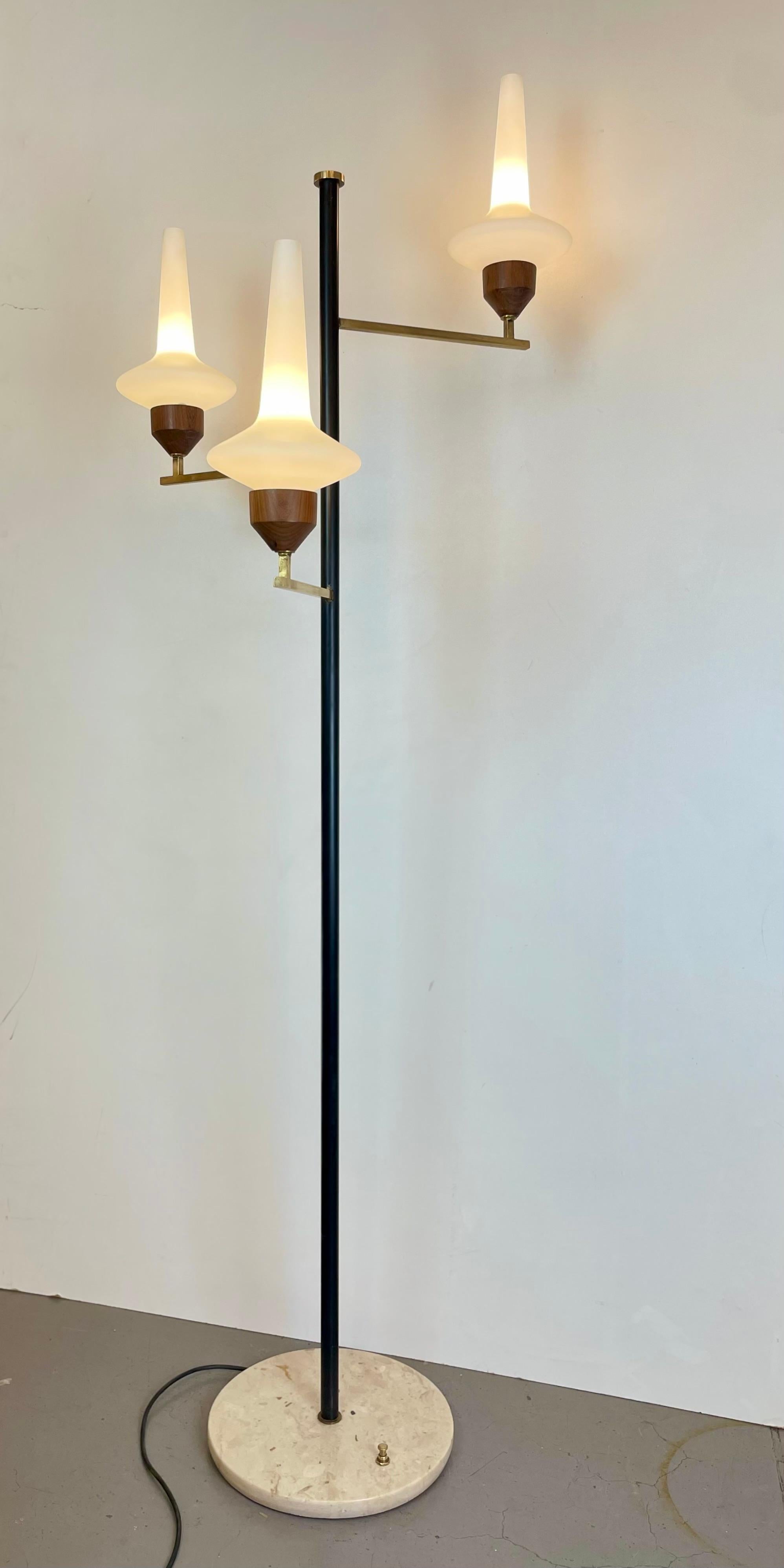 italien Lampadaire Mid-Century att. À Stilnovo, années 1950 en vente