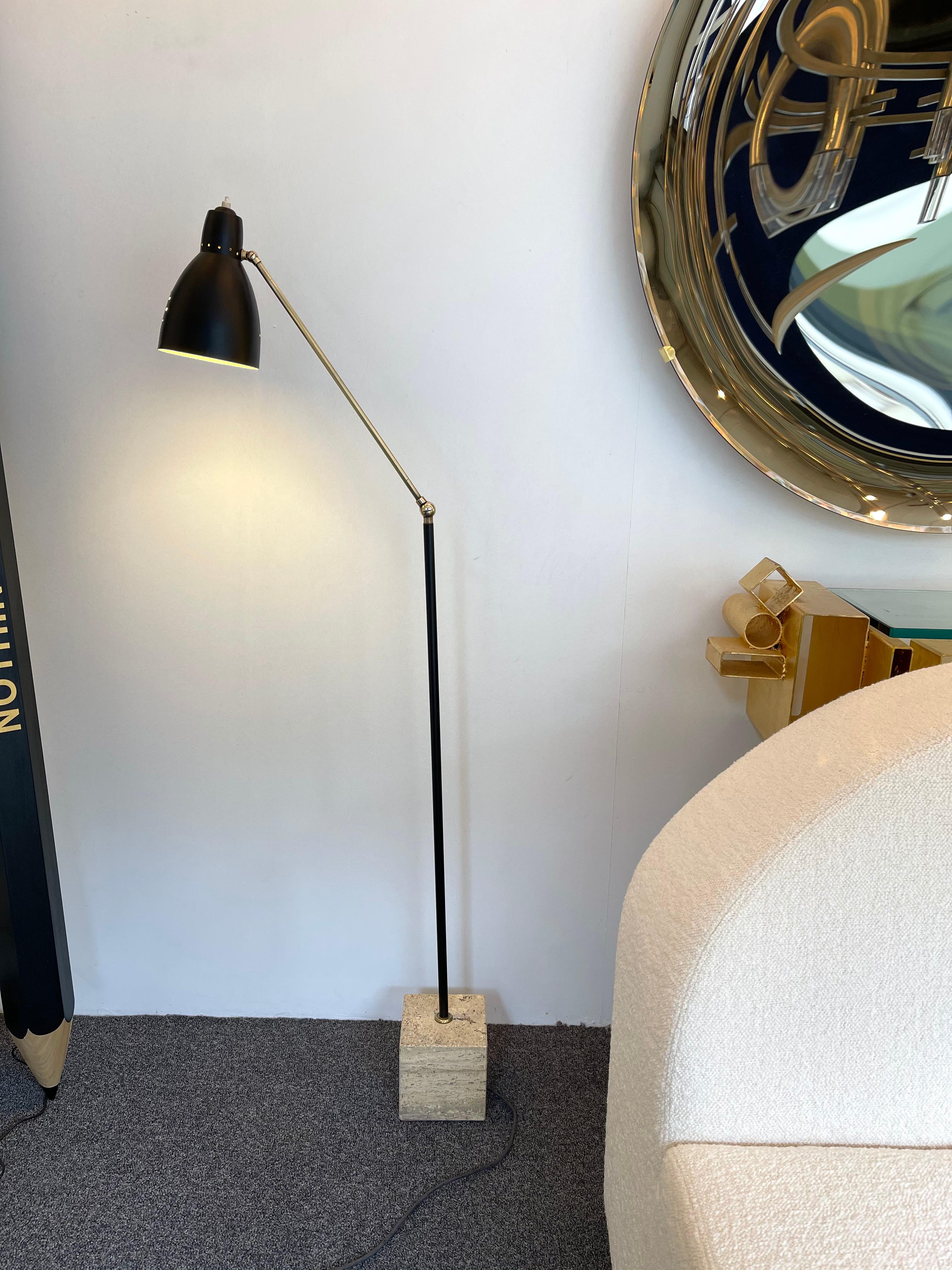 Mid Century Floor Lamp Brass and Lacquered Metal, Italy, 1950s For Sale 3