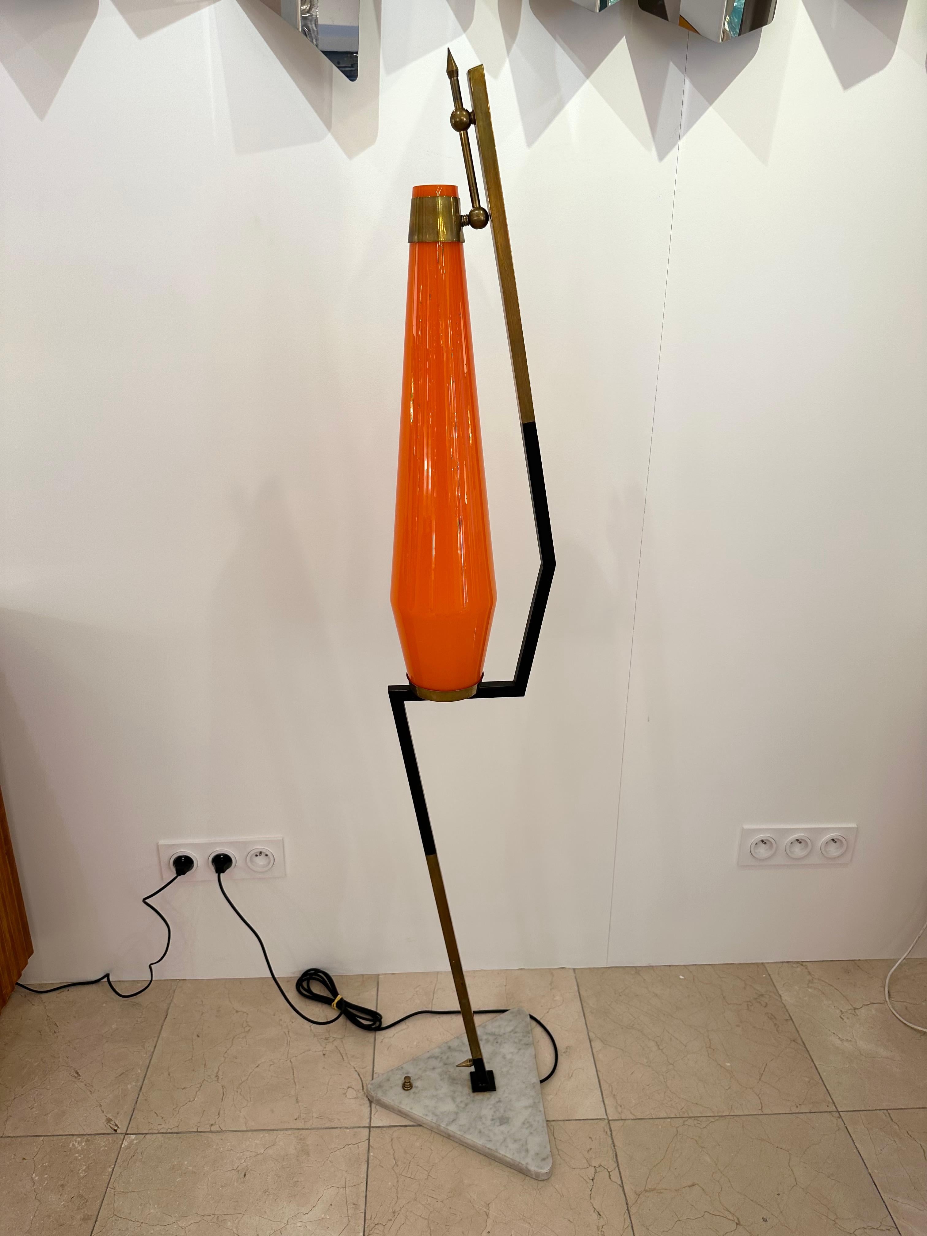 Midcentury Floor Lamp Brass Metal and Murano Glass by Vistosi, Italy, 1960s For Sale 4