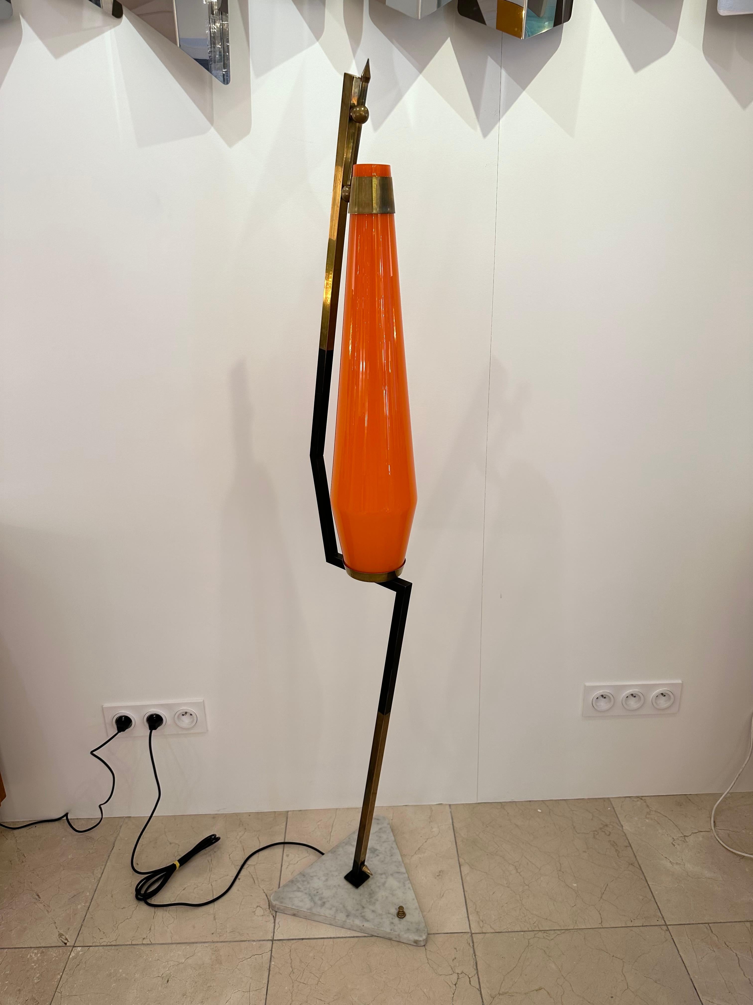 Midcentury Floor Lamp Brass Metal and Murano Glass by Vistosi, Italy, 1960s In Good Condition For Sale In SAINT-OUEN, FR