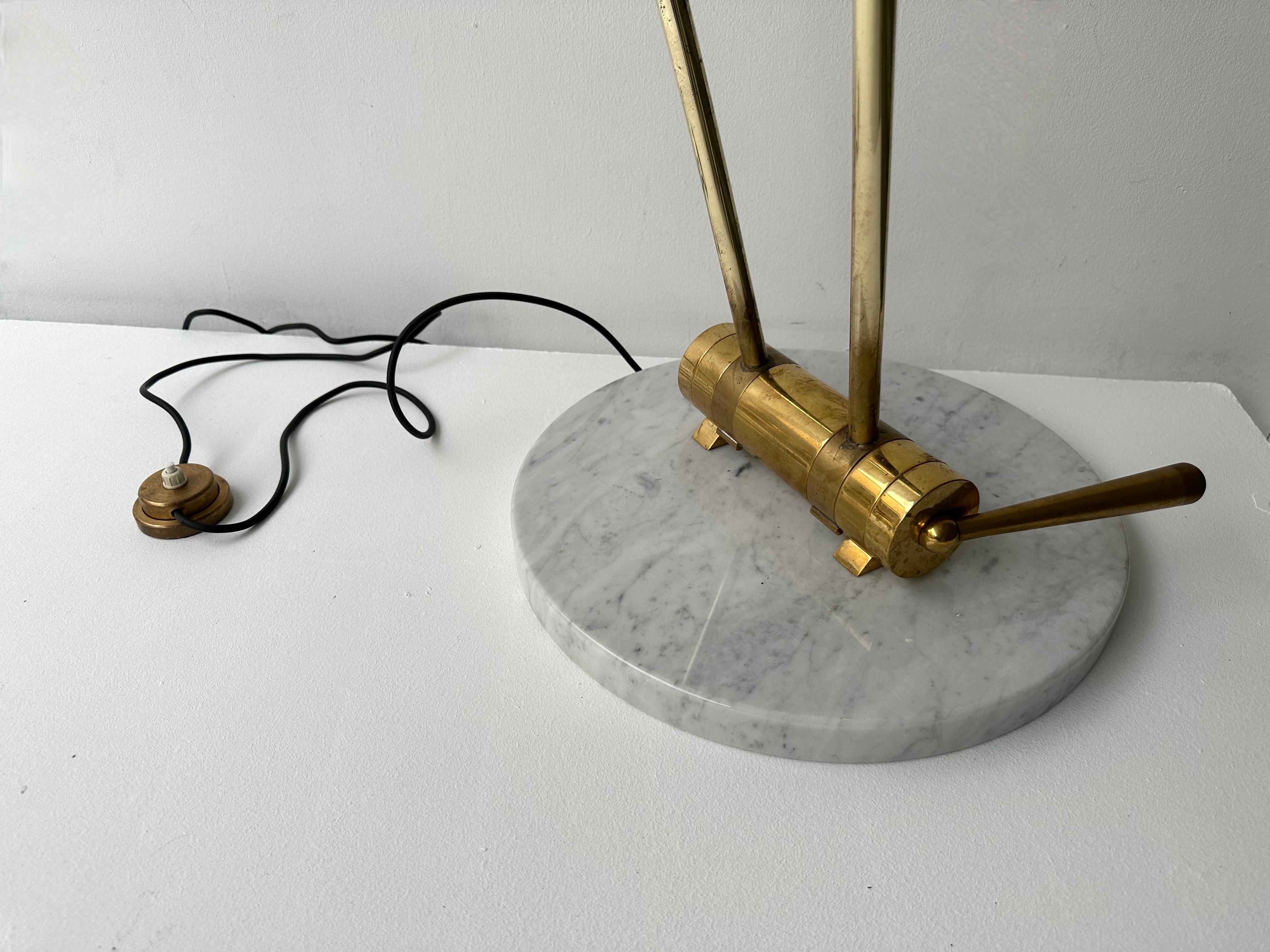 Stehlampe aus Messing und Metall aus der Mitte des Jahrhunderts von Angelo Lelii für Arredoluce, Italien, 1950er Jahre (Mitte des 20. Jahrhunderts) im Angebot
