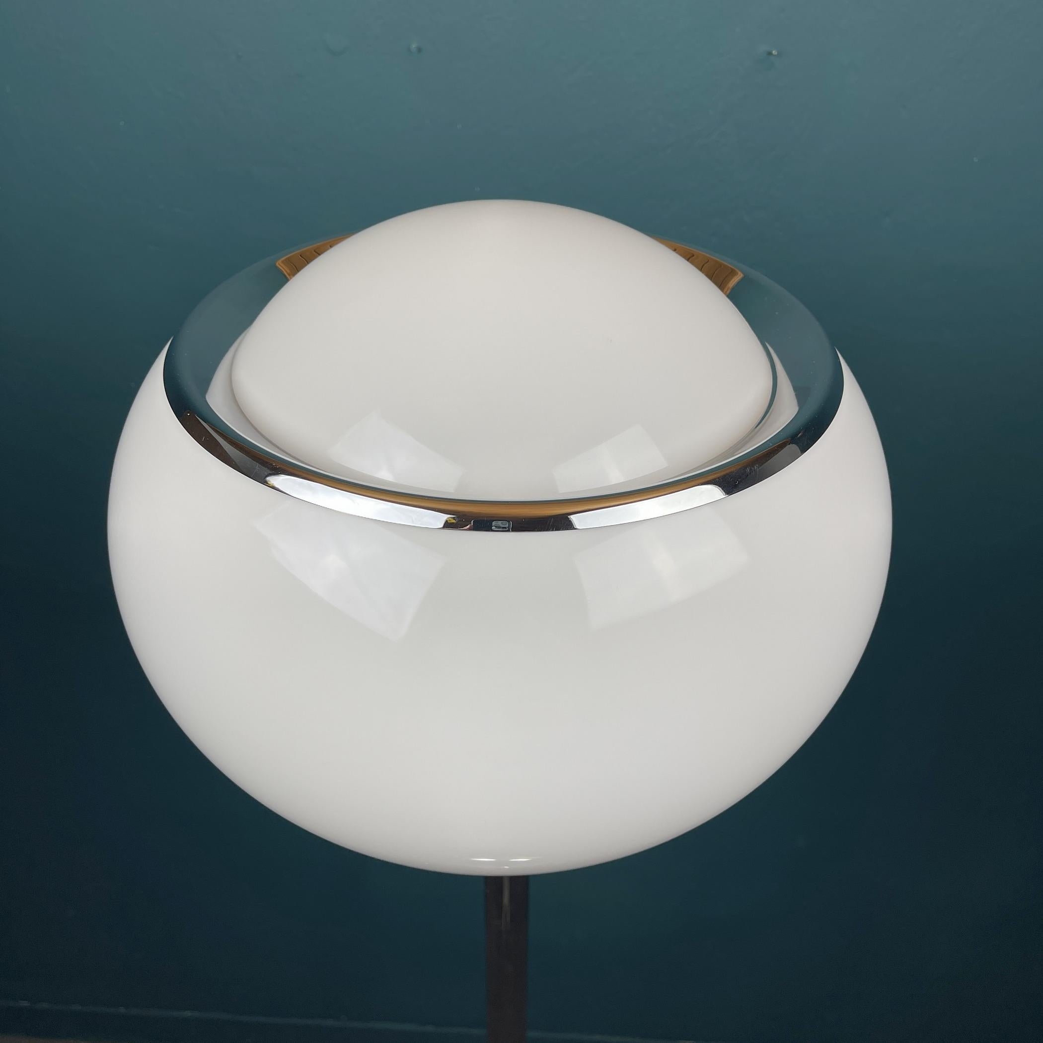 Mid-Century Floor Lamp Bud Meblo by Luigi Massoni for Harvey Guzzini Italy 1960s In Good Condition For Sale In Miklavž Pri Taboru, SI