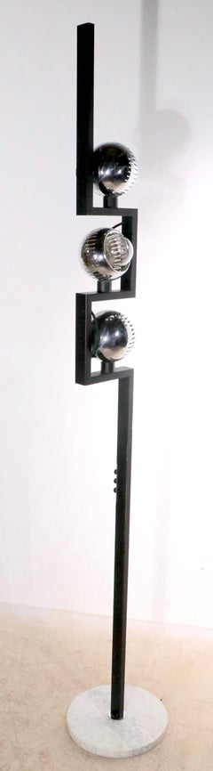 Lampadaire du milieu du siècle dernier par Angelo Lelli pour Arredoluce Fabriqué en Italie vers les années 1950