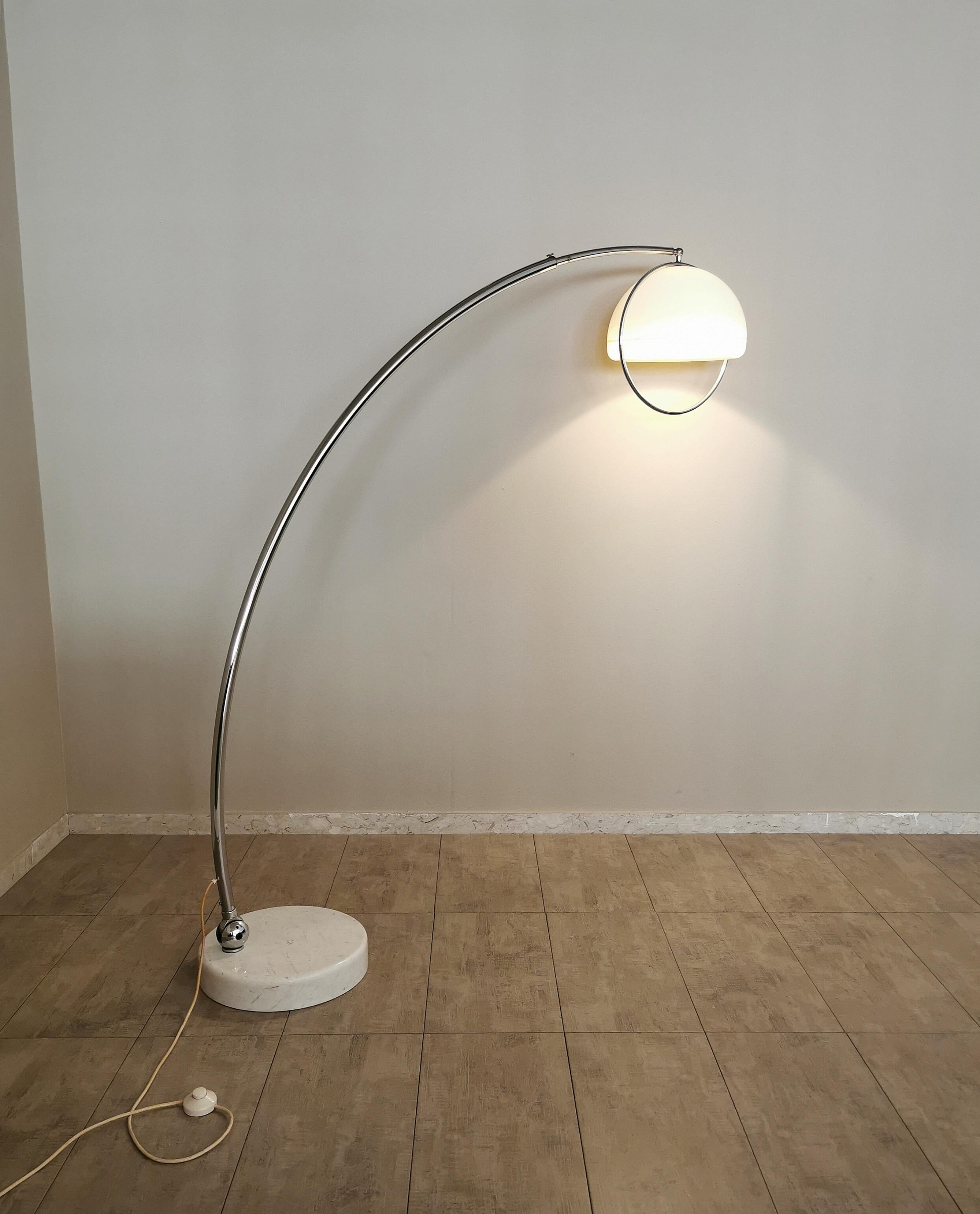 Midcentury Floor Lamp Goffredo Reggiani Chromed Metal Plexiglass Marble 1960s For Sale 5