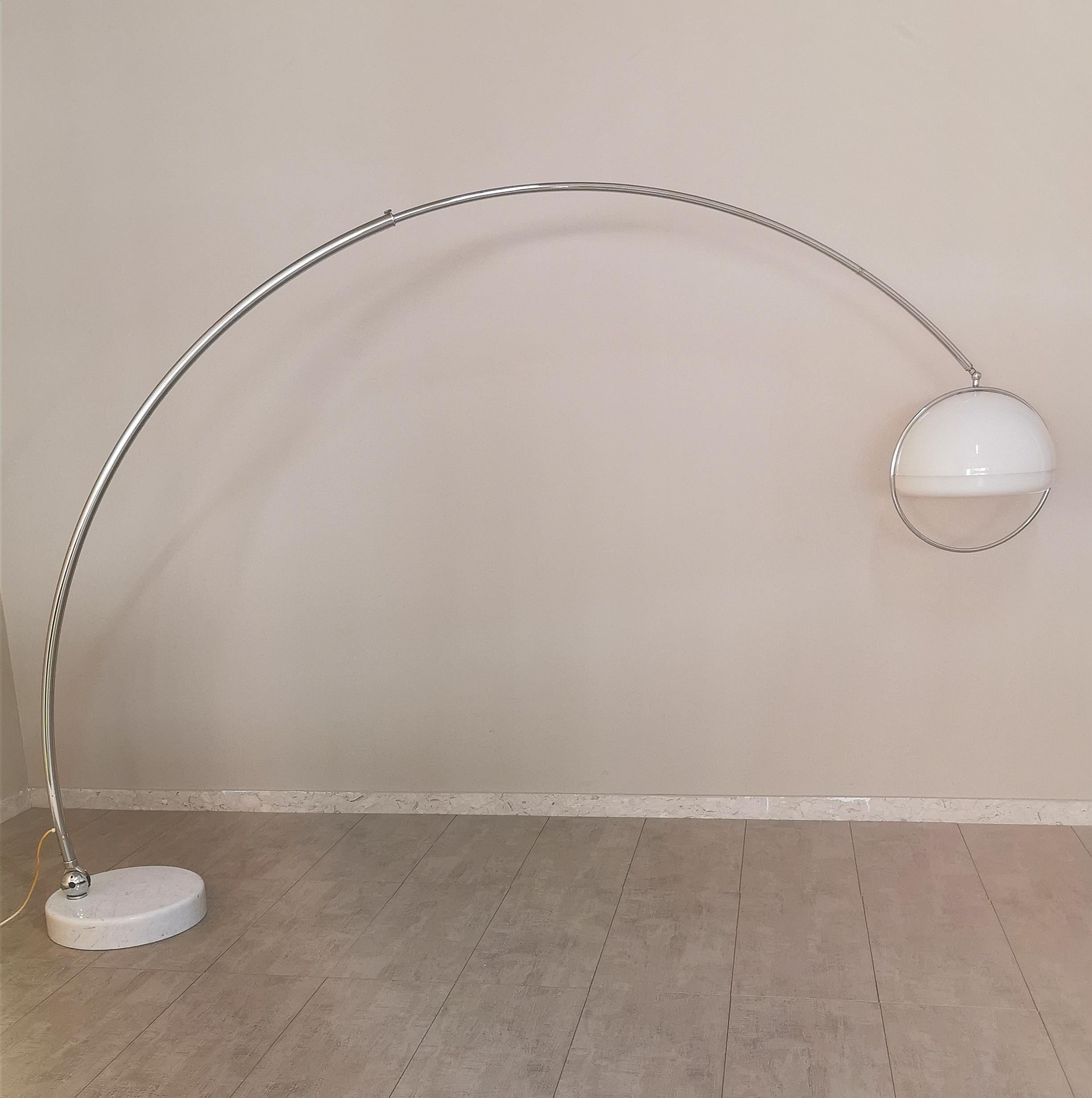 Midcentury Floor Lamp Goffredo Reggiani Chromed Metal Plexiglass Marble 1960s For Sale 3