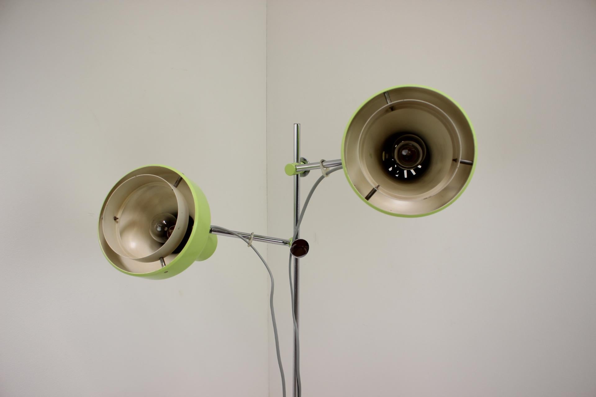 Stehlampe aus der Mitte des Jahrhunderts von Josef Hurka für Napako, 1960er Jahre, Tschechoslowakei (Tschechisch) im Angebot