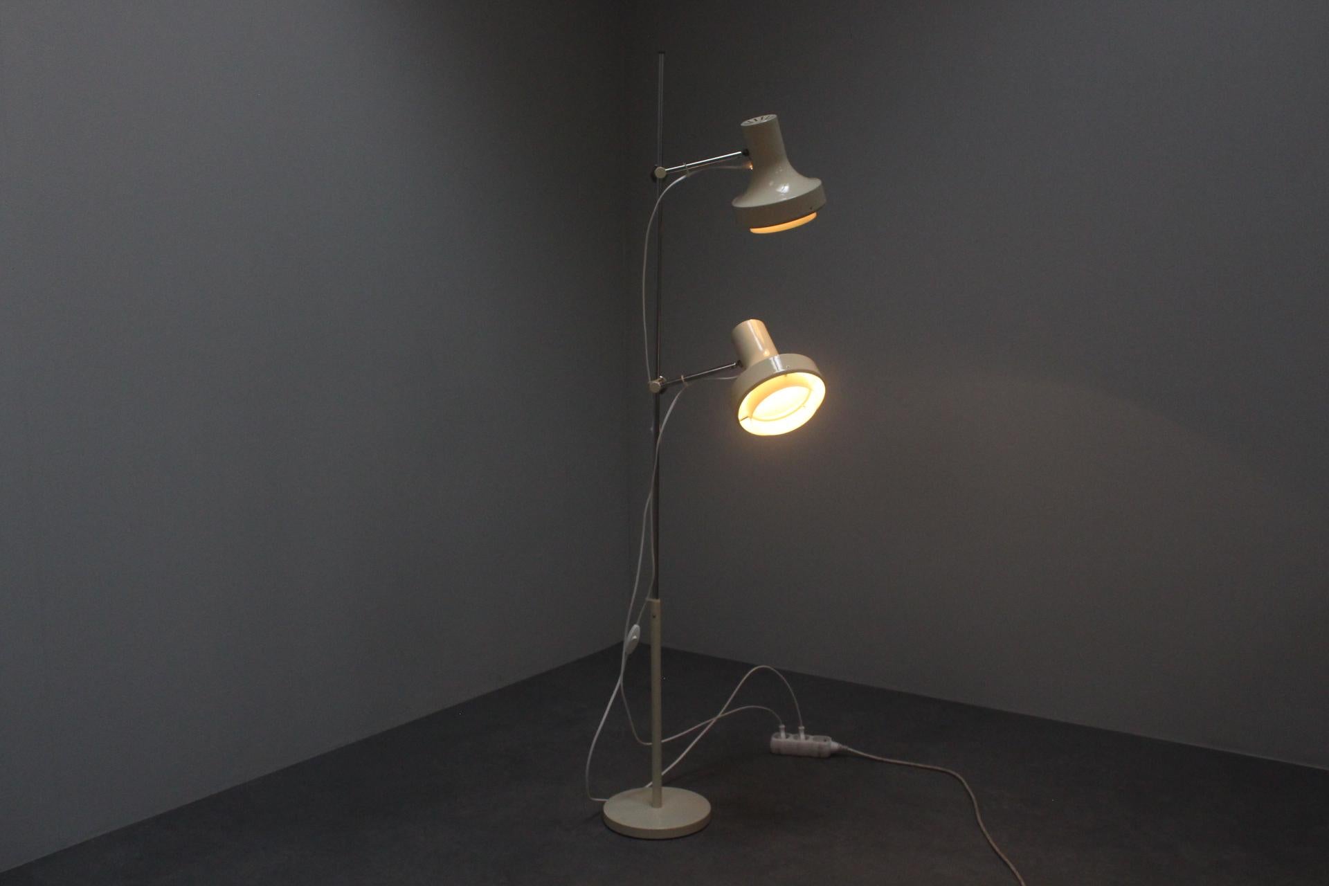 Metallo Lampada da terra di metà secolo di Josef Hurka per Napako, anni '60, Cecoslovacchia. in vendita
