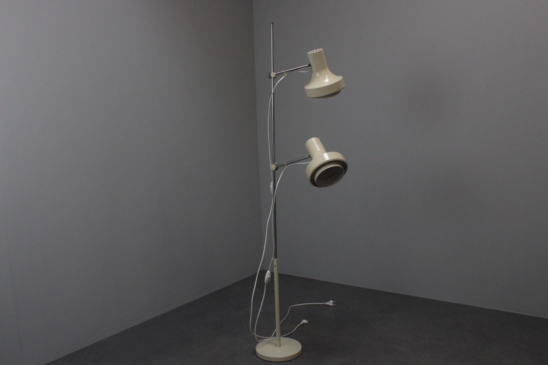 Lampada da terra di metà secolo di Josef Hurka per Napako, anni '60, Cecoslovacchia. in vendita 1