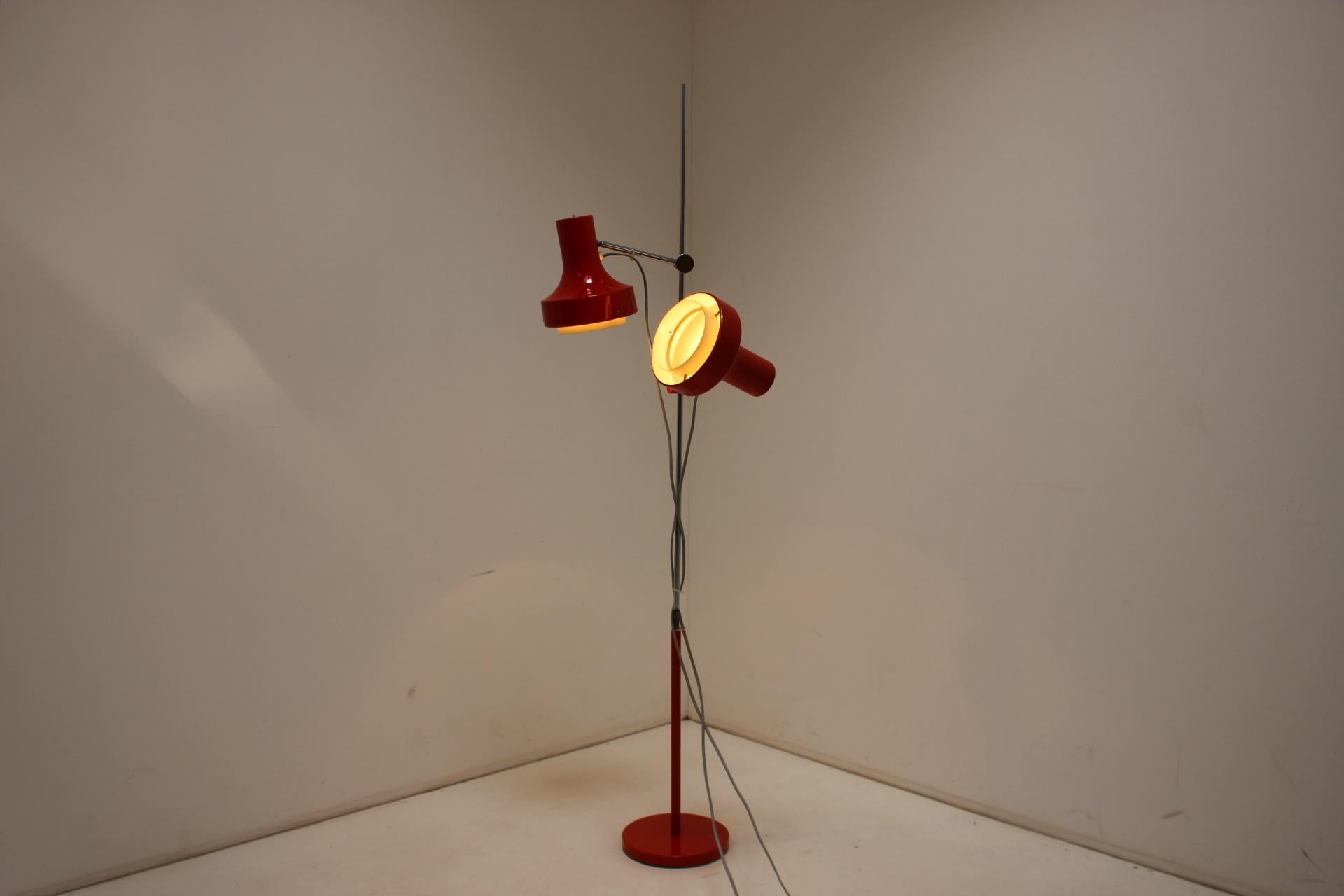 Lampada da terra di metà secolo di Josef Hurka per Napako, anni '60, Cecoslovacchia in vendita 3