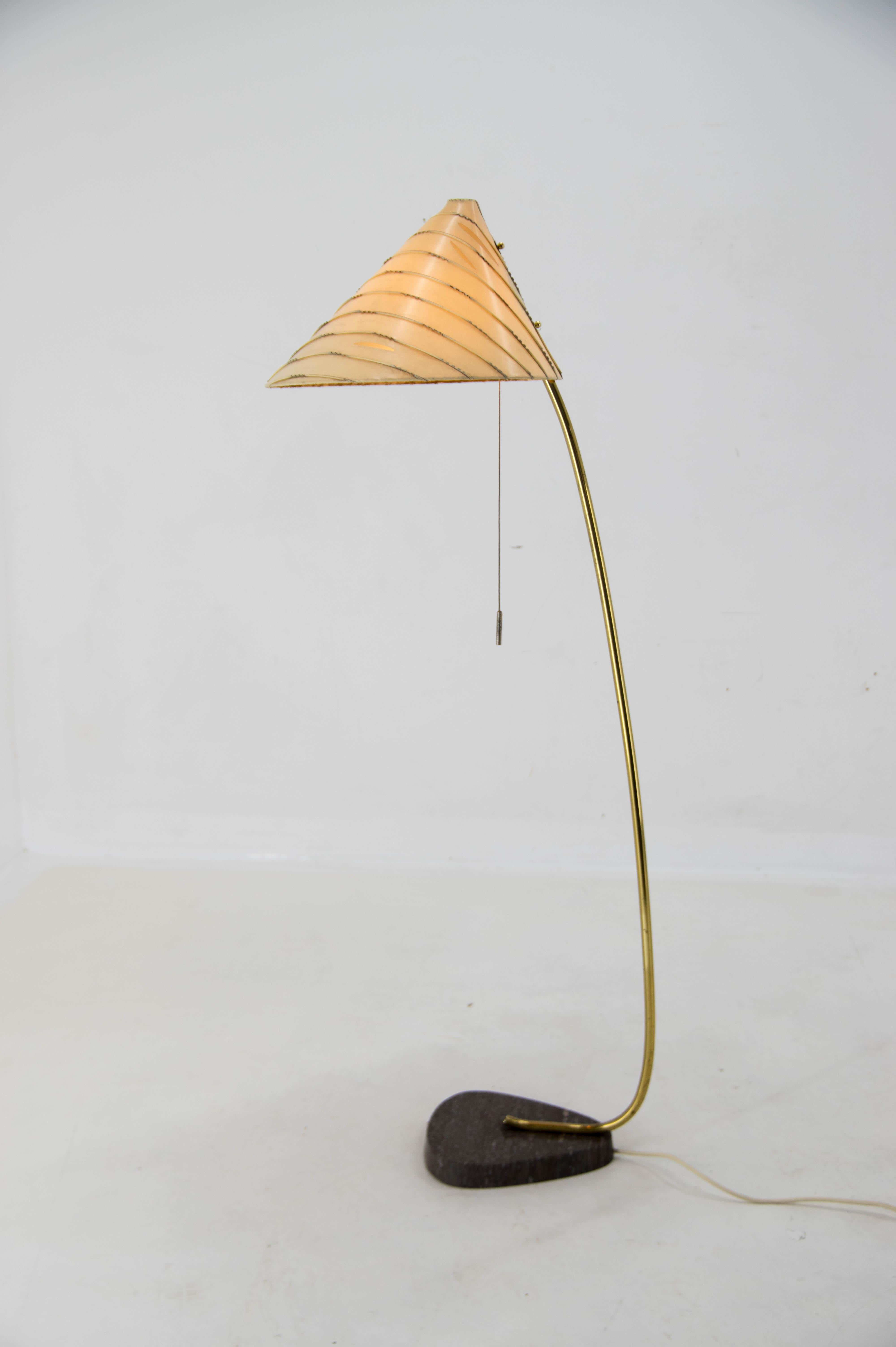 Vintage floor lamp called 'Japanese' produced by famous Napako in former Czechoslovakia in the 1960's.  Rewired: 1x40W, E25-E27. 
US plug adapter included.