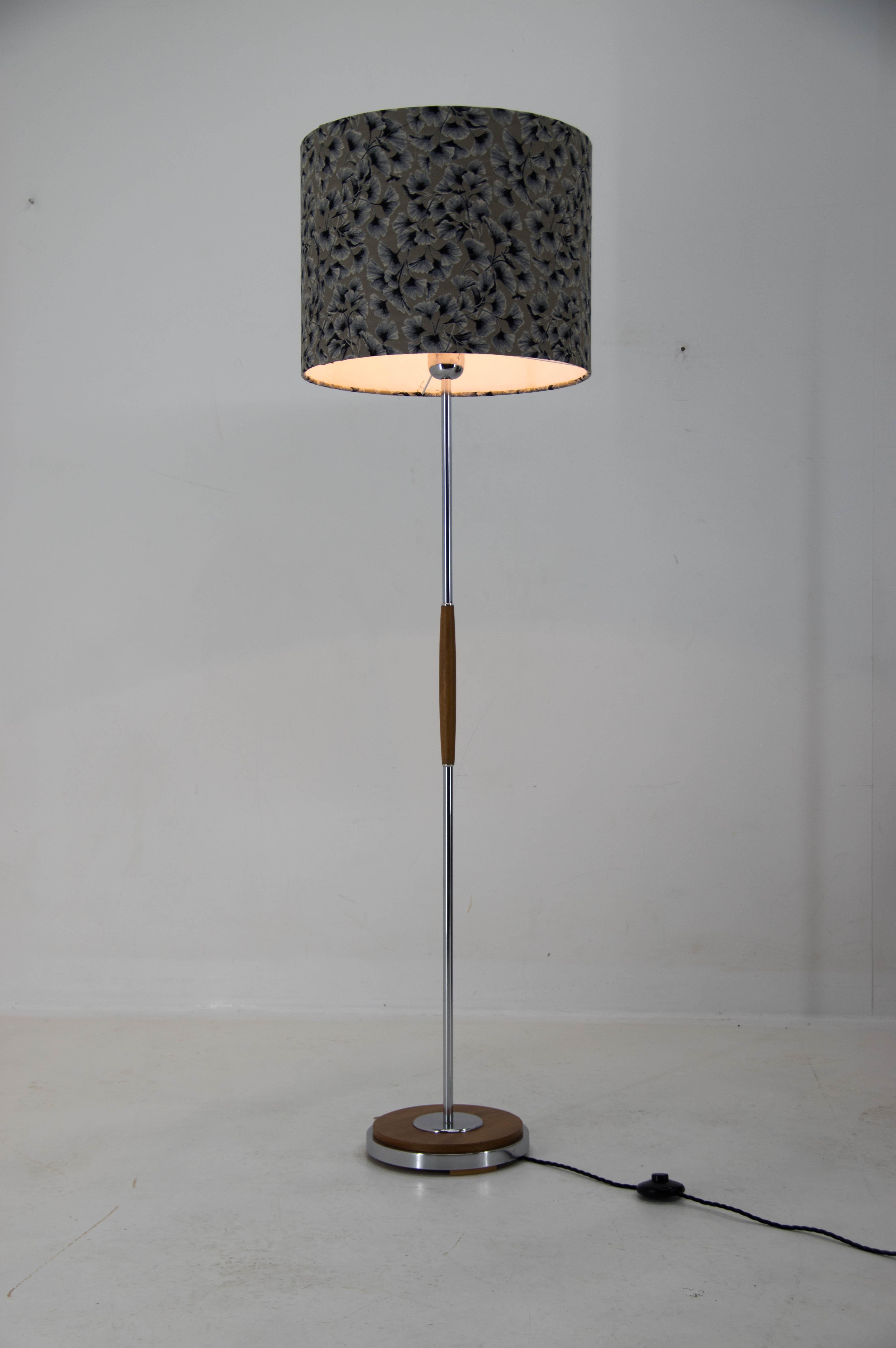 Midcentury Floor Lamp, Czechoslovakia, 1970s For Sale 4